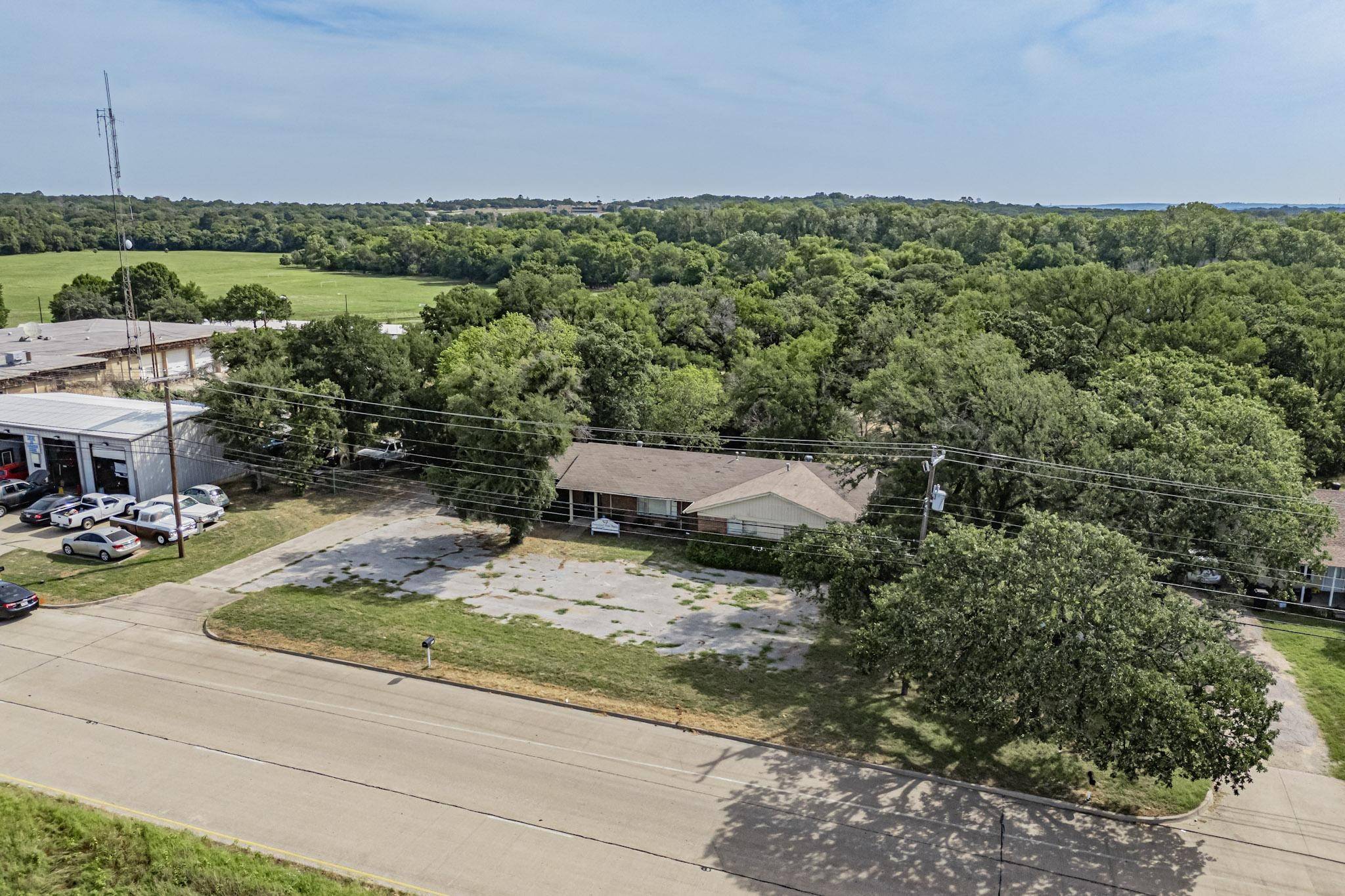 Azle, TX 76020,617 Southeast Pkwy
