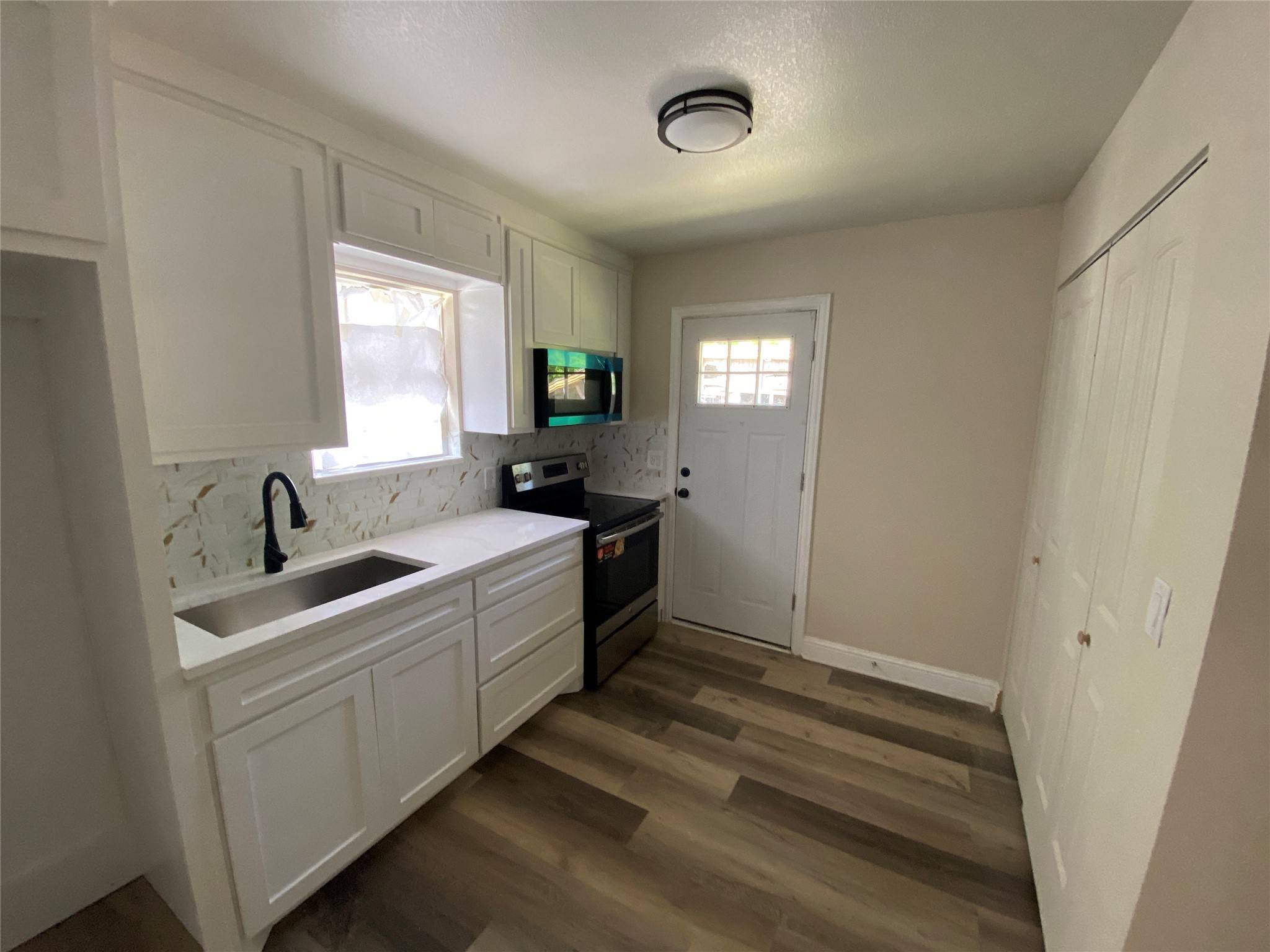 Blooming Grove, TX 76626,305 W 3rd ST