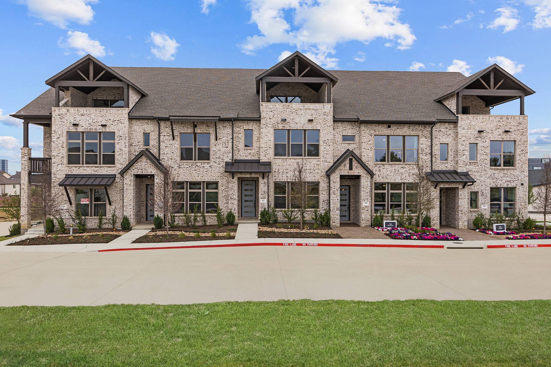 Irving, TX 75038,4815 Fuller CT #903