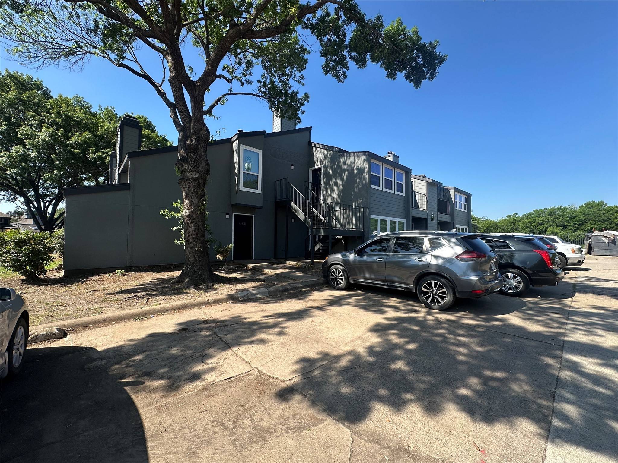 Dallas, TX 75243,9696 Walnut ST #713