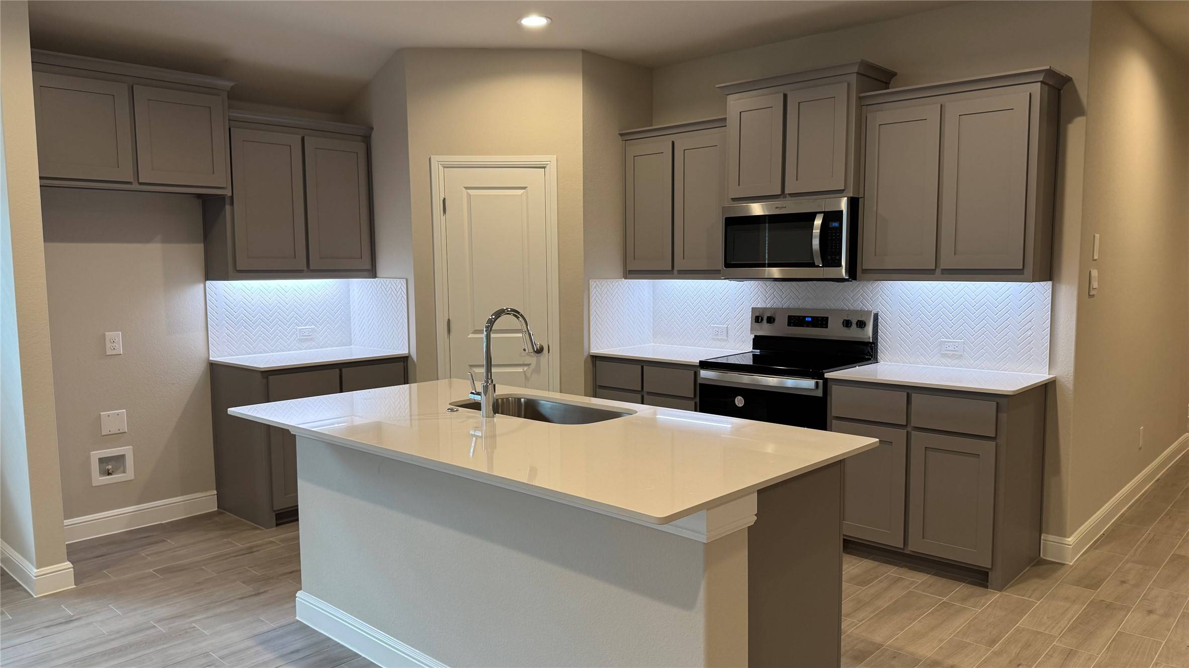 Burleson, TX 76028,1768 RIVER BEND RD