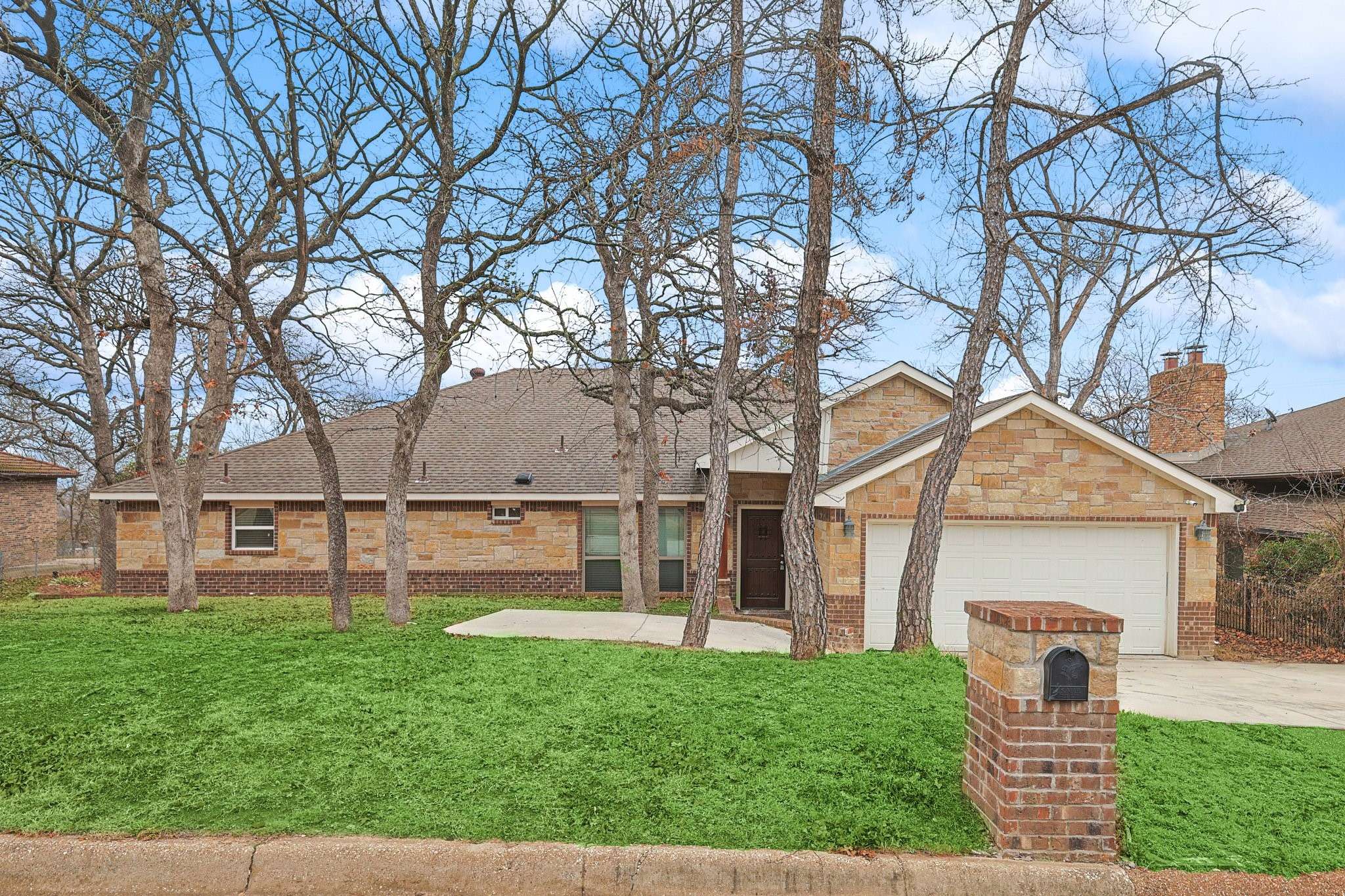 Fort Worth, TX 76112,901 Highwoods TRL