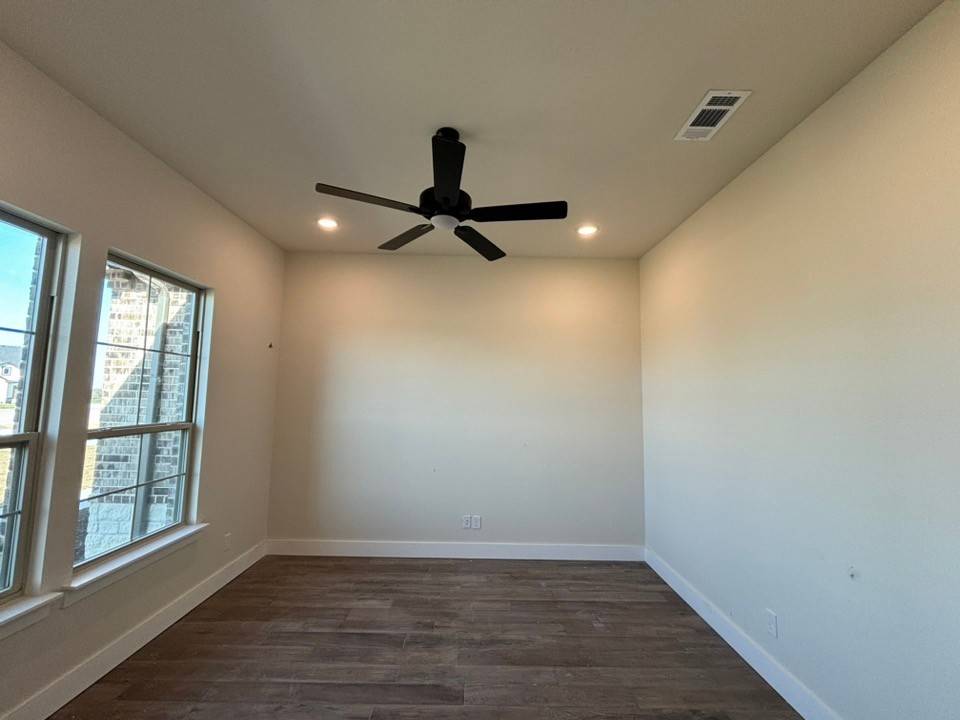 Krum, TX 76249,12113 Clastic CT
