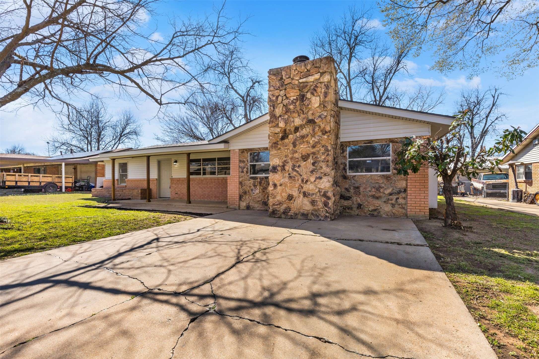 Benbrook, TX 76126,1204 John Reagan ST