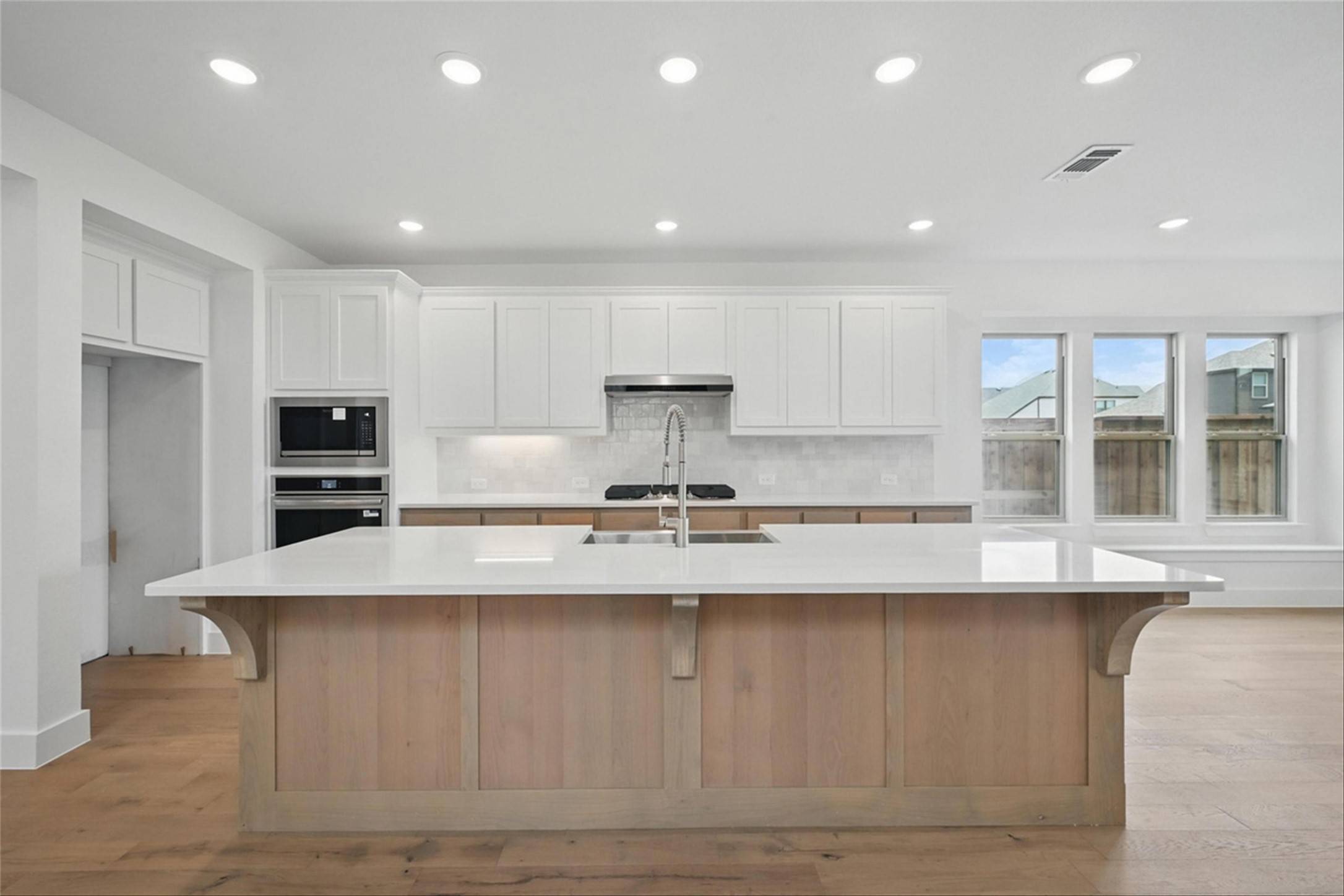 Van Alstyne, TX 75495,2041 Mack AVE