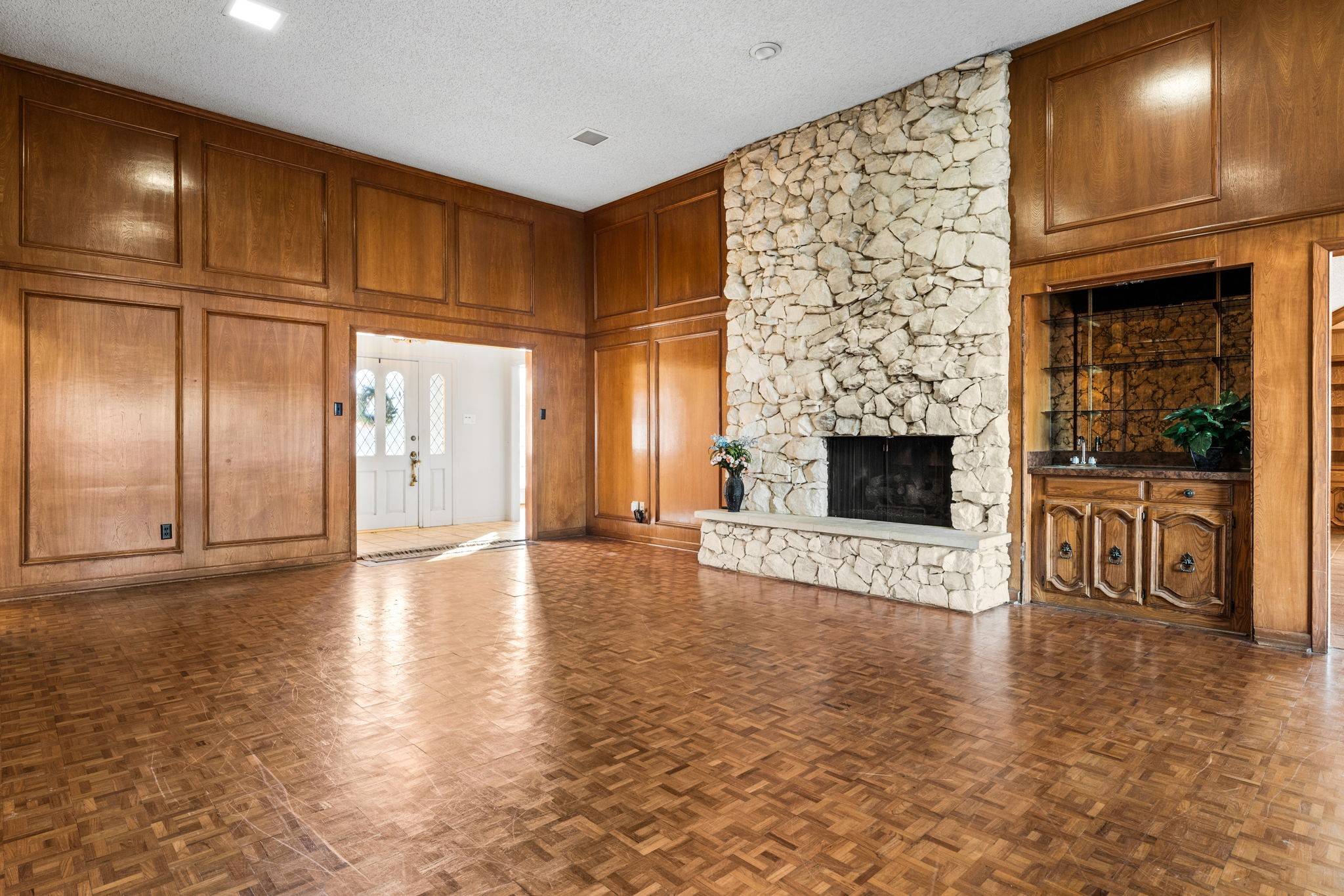 Tyler, TX 75701,401 Woodland Hills DR
