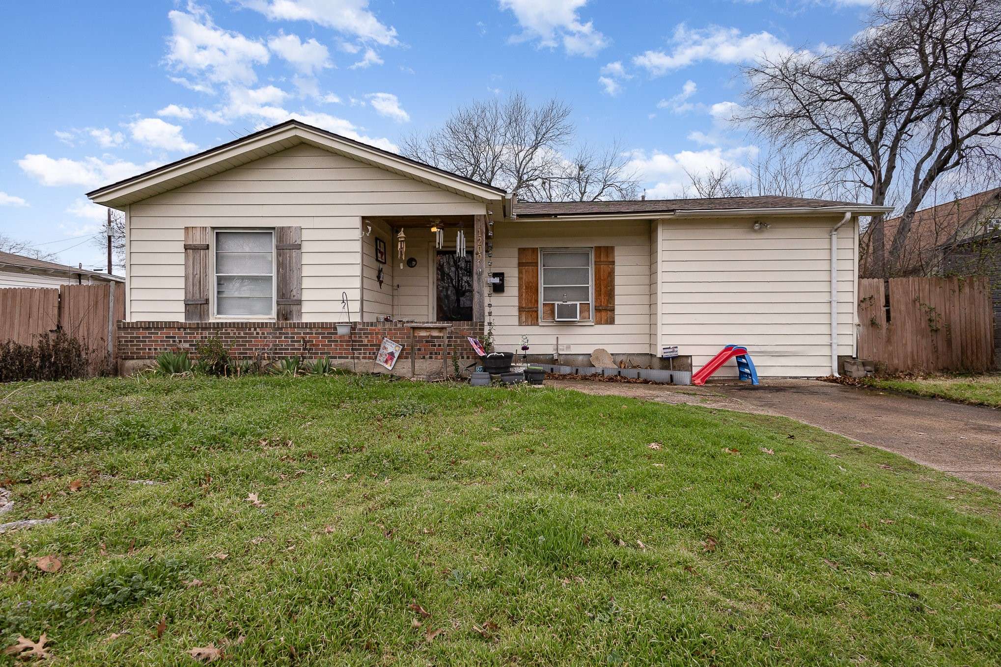 Garland, TX 75040,1209 Sylvan DR
