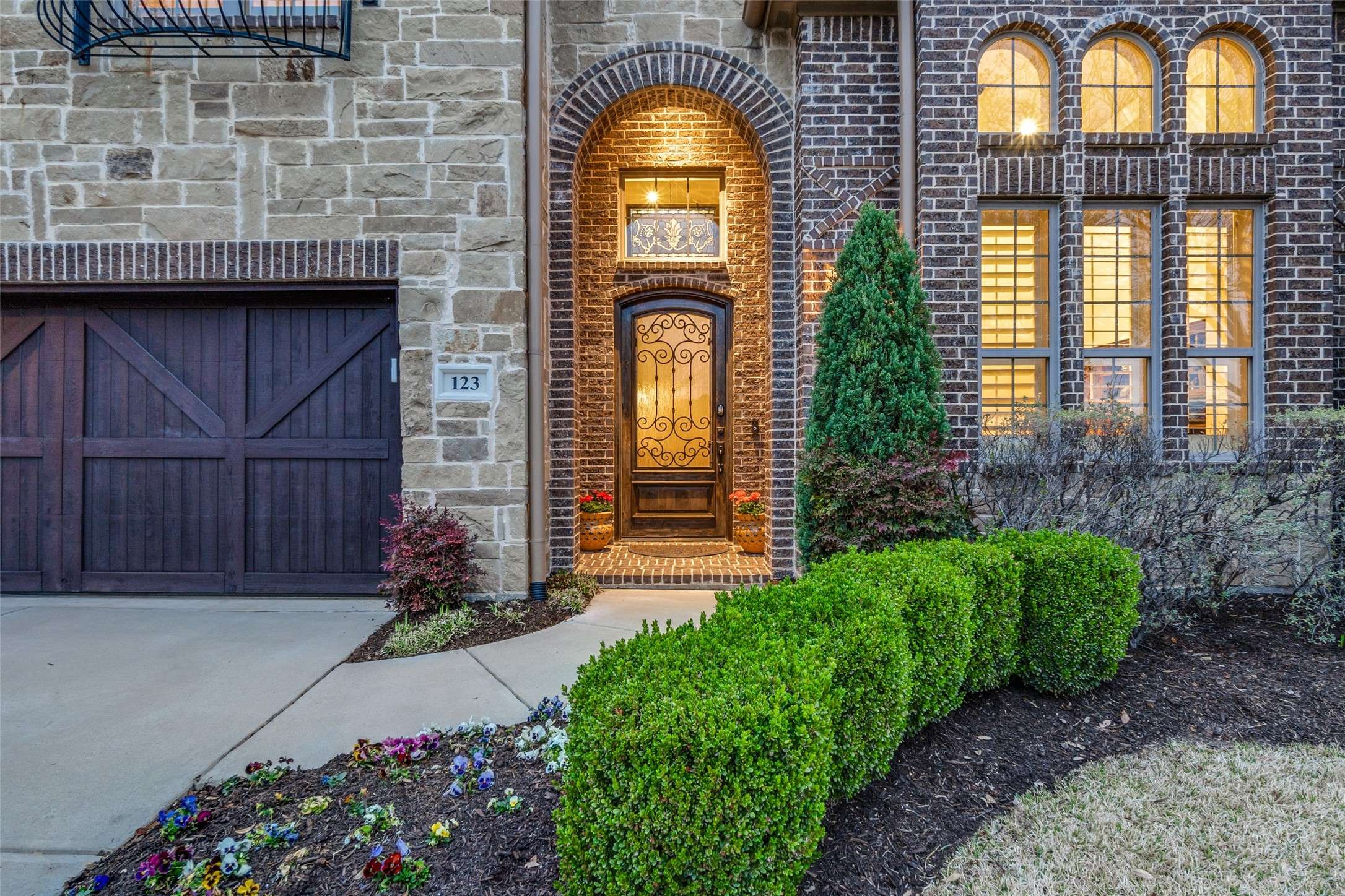 Irving, TX 75062,123 Alto Vista DR