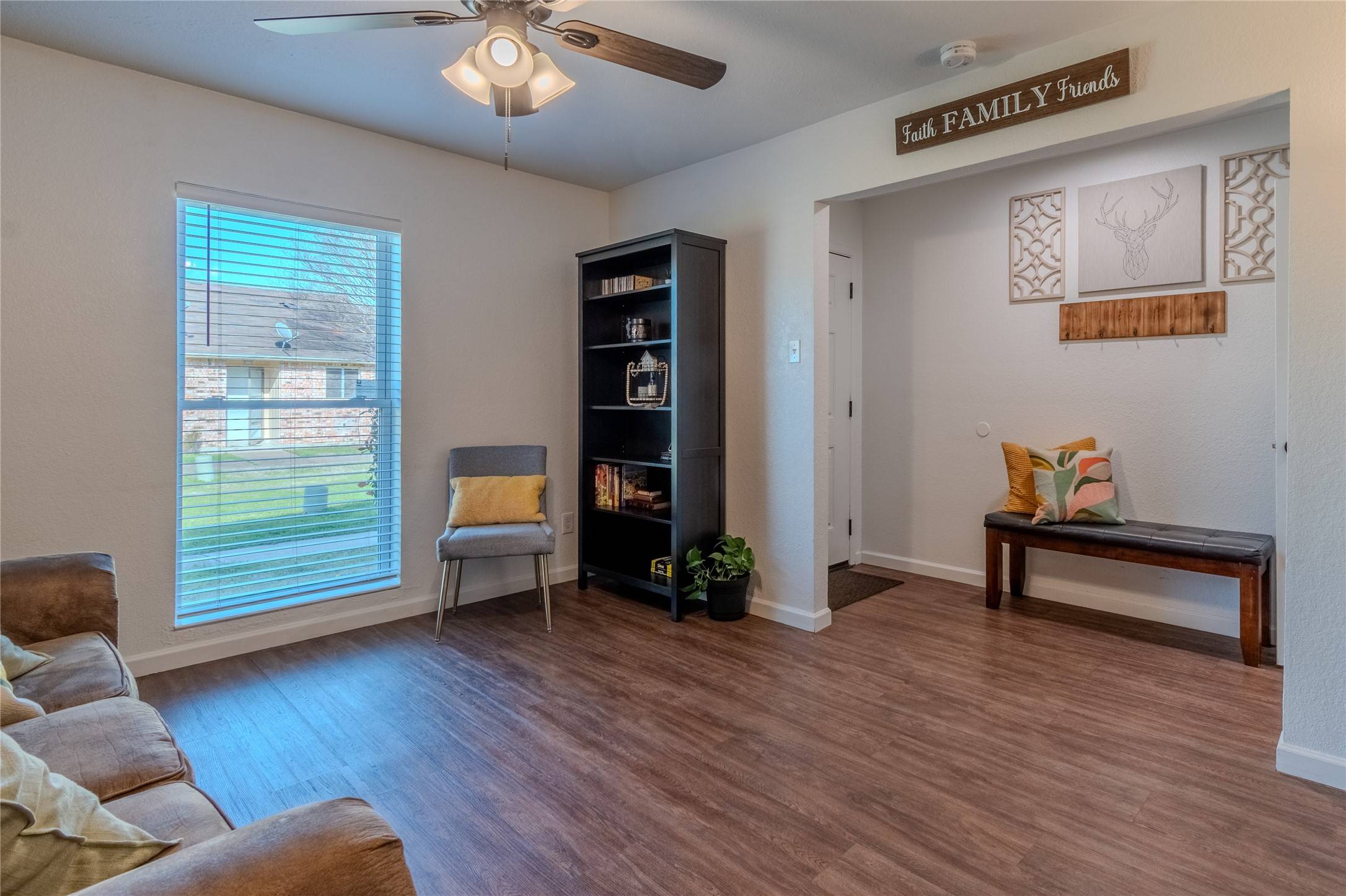 Grand Prairie, TX 75052,88 E Mountain Creek DR