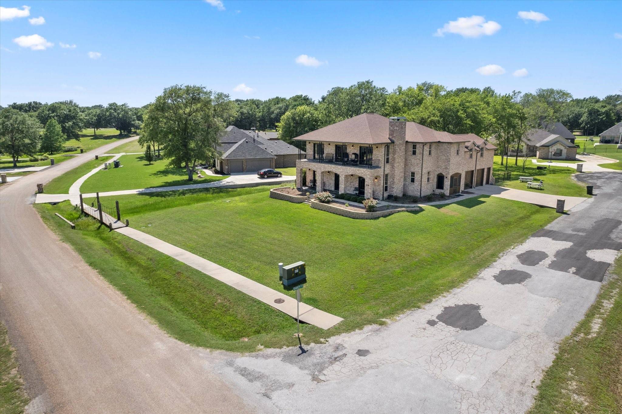 Mabank, TX 75143,208 Cape Shore DR