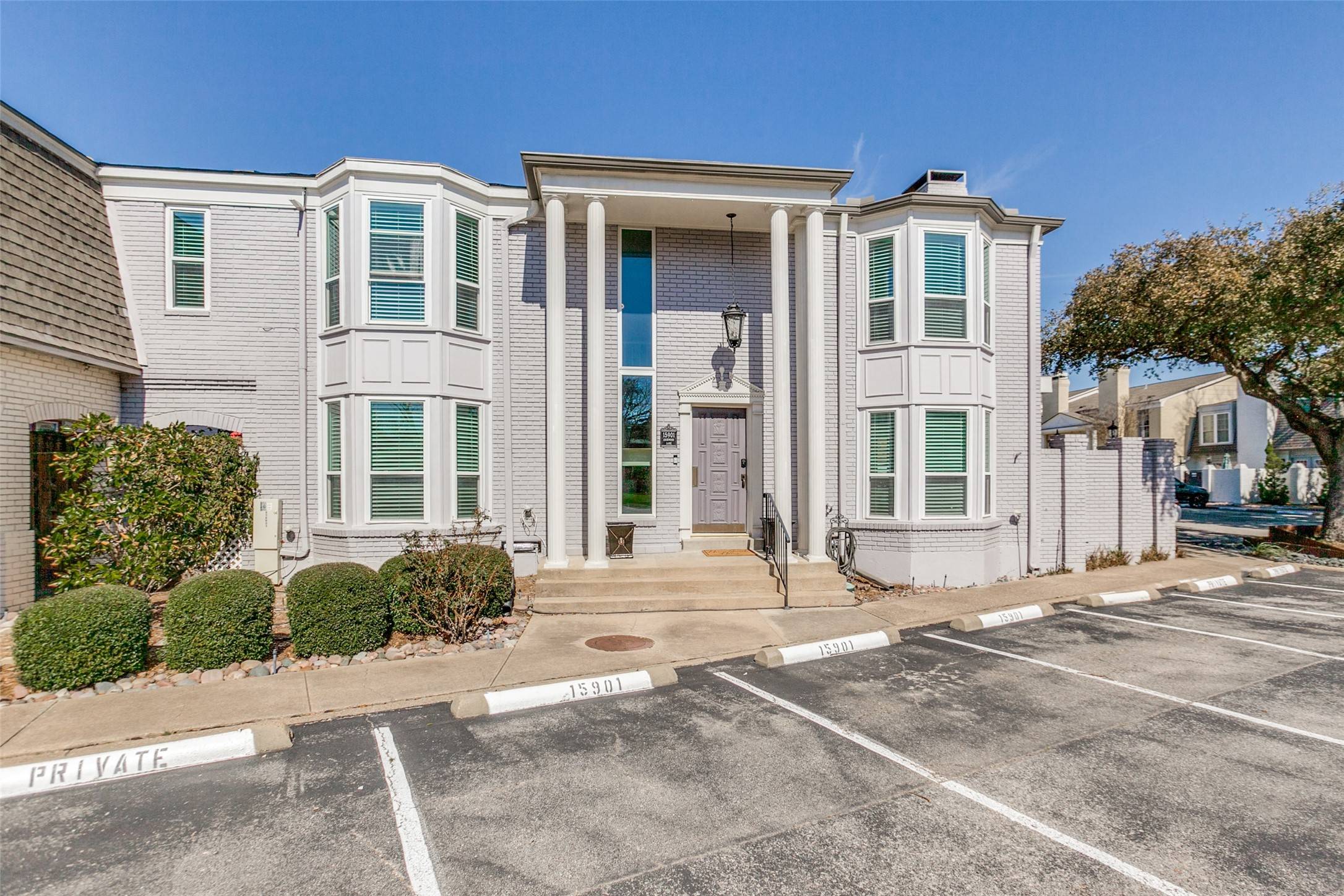 Dallas, TX 75248,15901 Archwood LN #1022