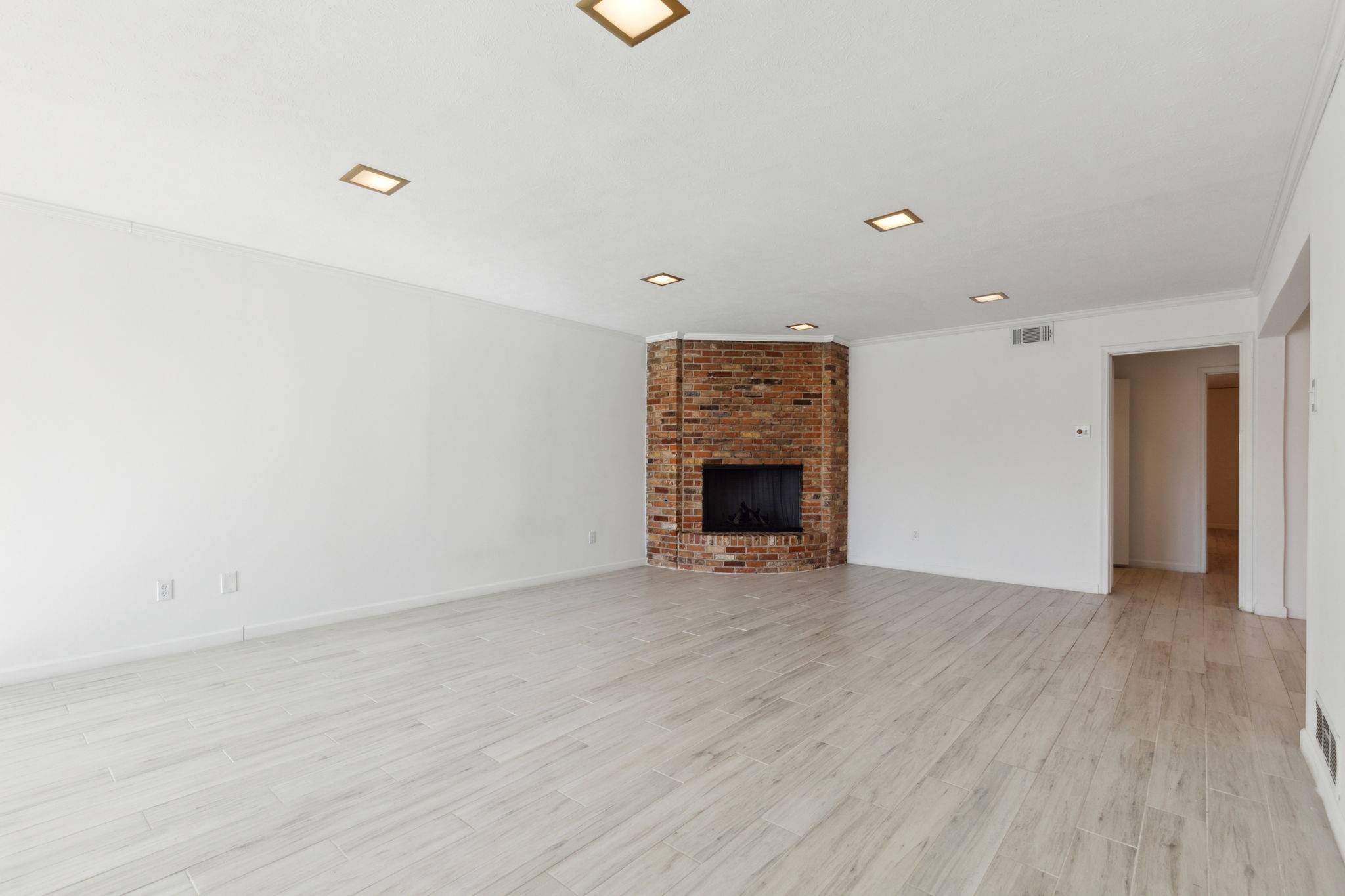 Carrollton, TX 75006,2918 Country Place CT