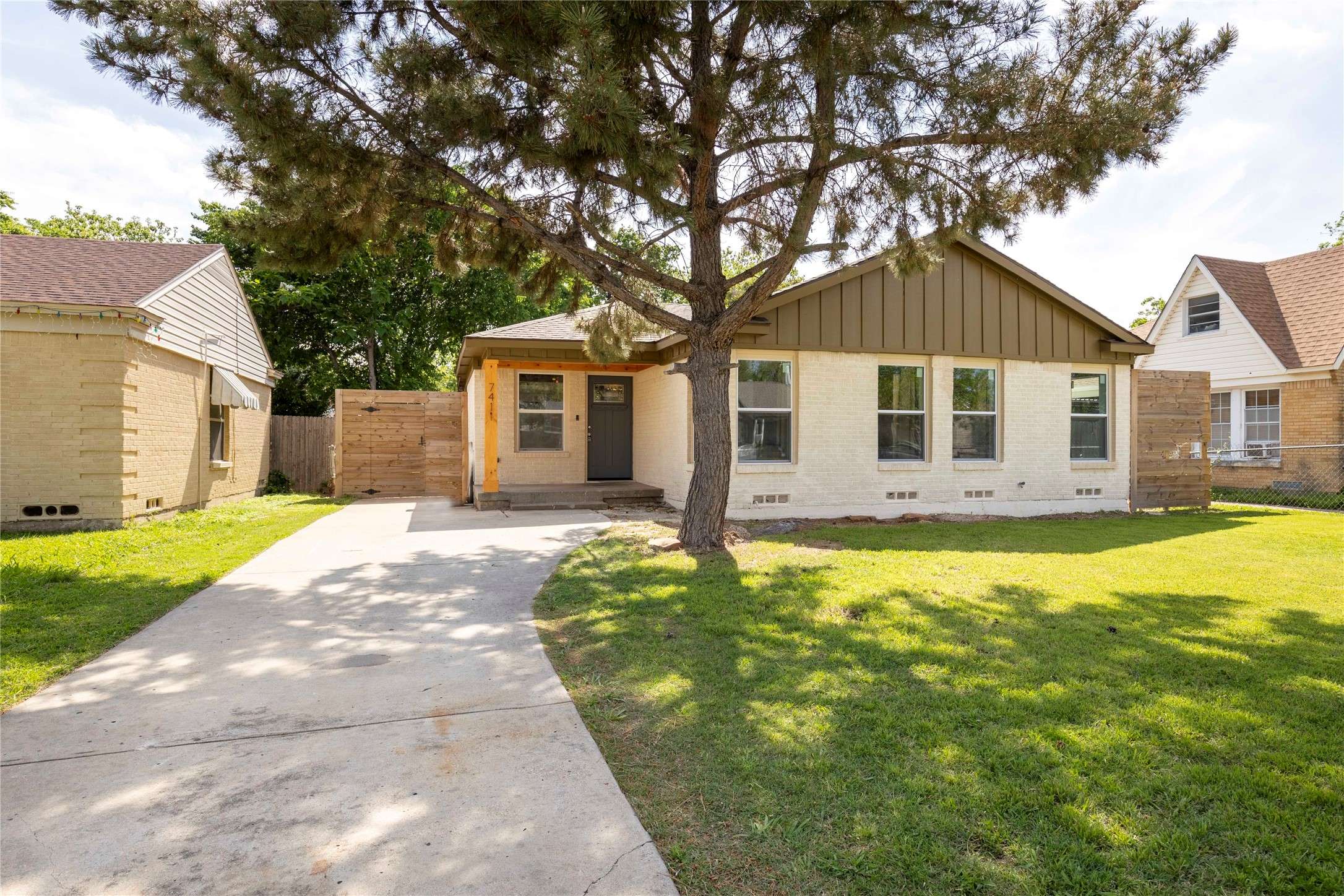 Dallas, TX 75235,7411 Fillmore DR