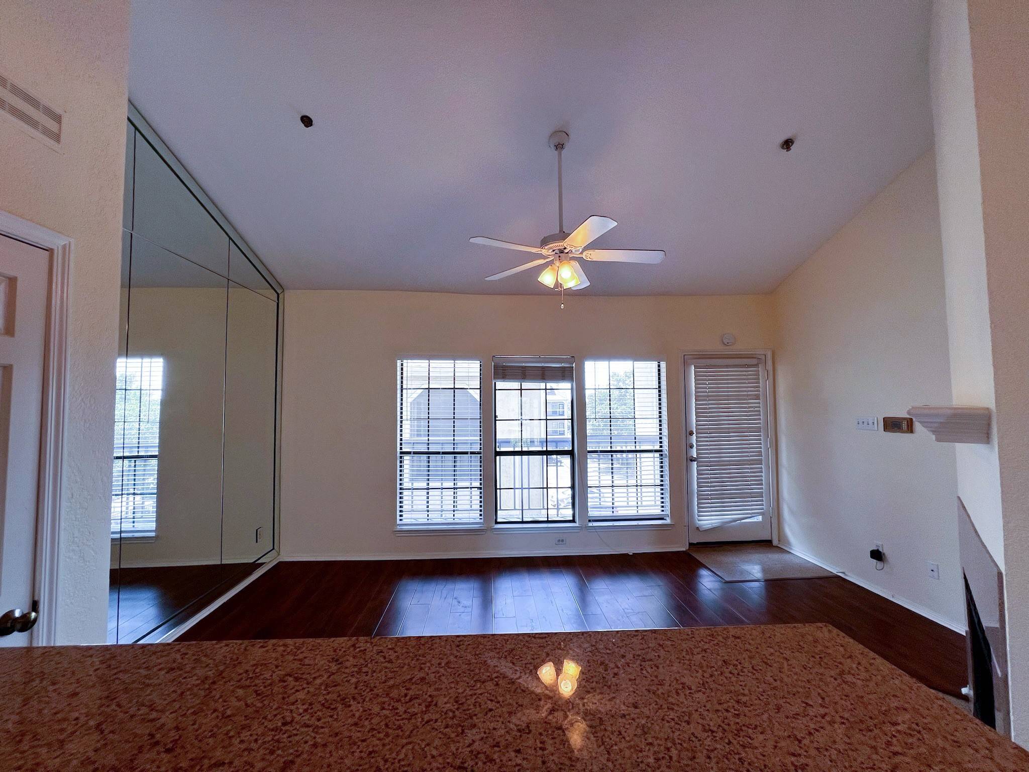 Dallas, TX 75209,4800 W Lovers LN #518