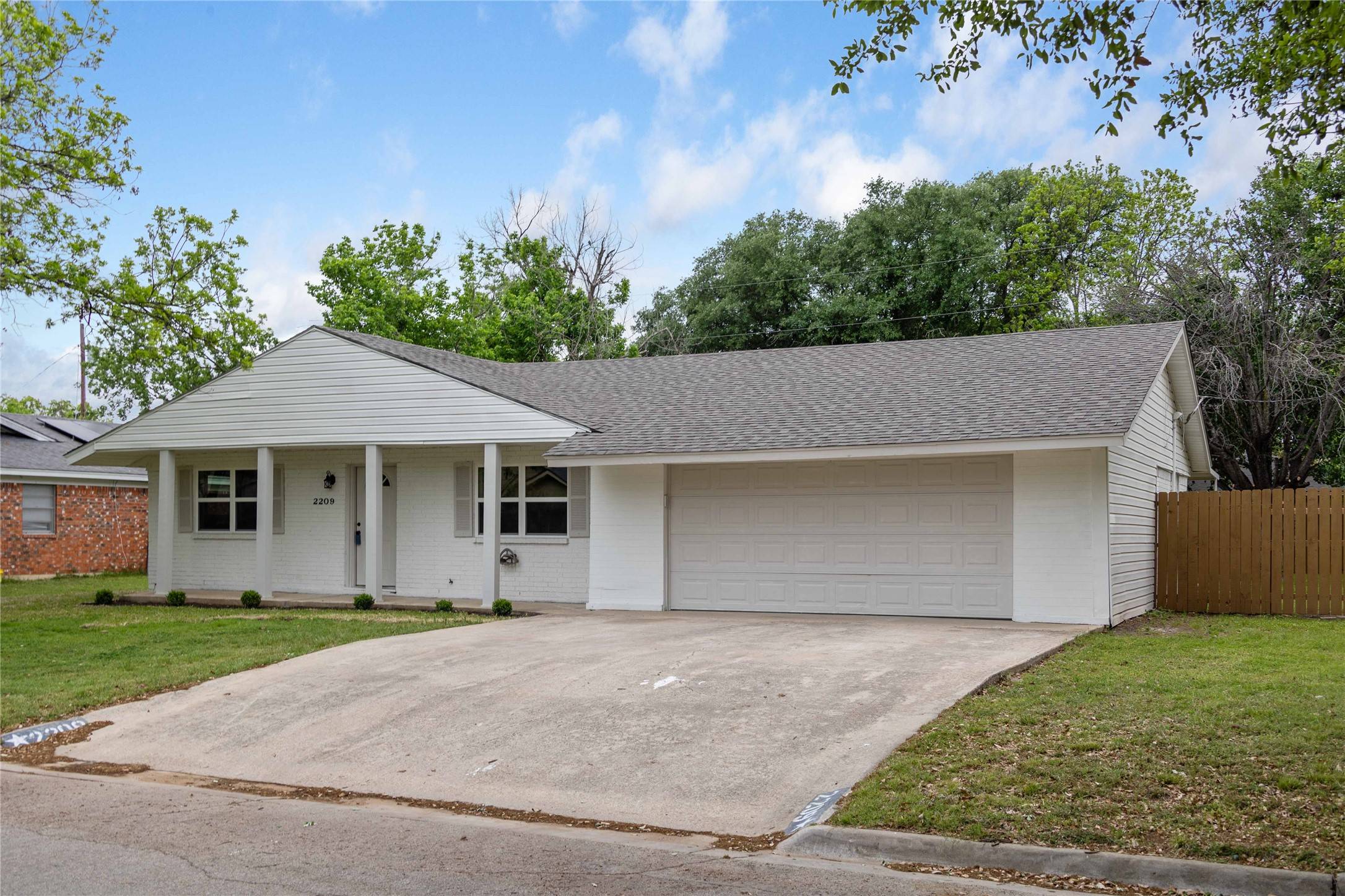 Brownwood, TX 76801,2209 9th ST