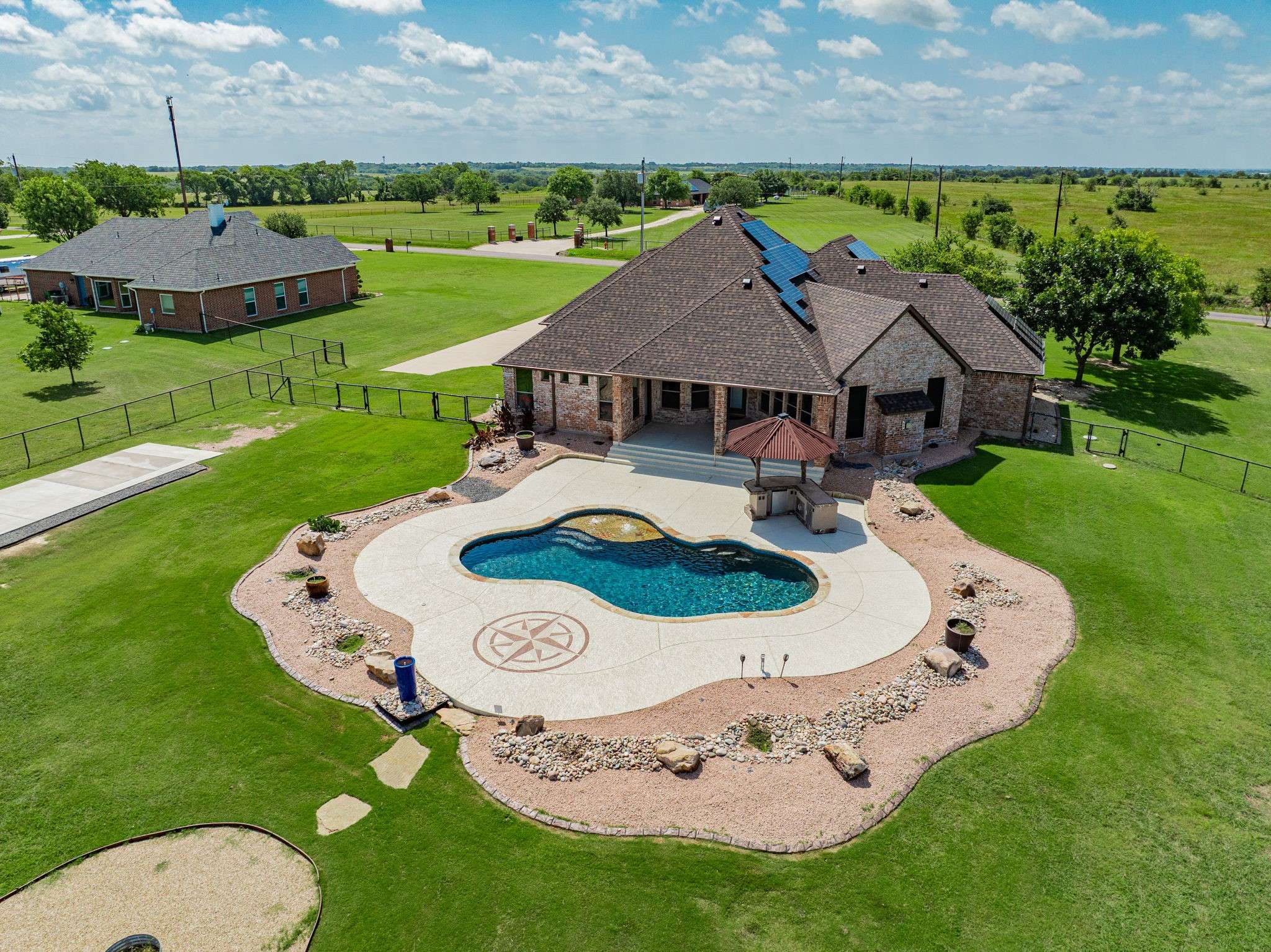 Waxahachie, TX 75167,910 Angus RD
