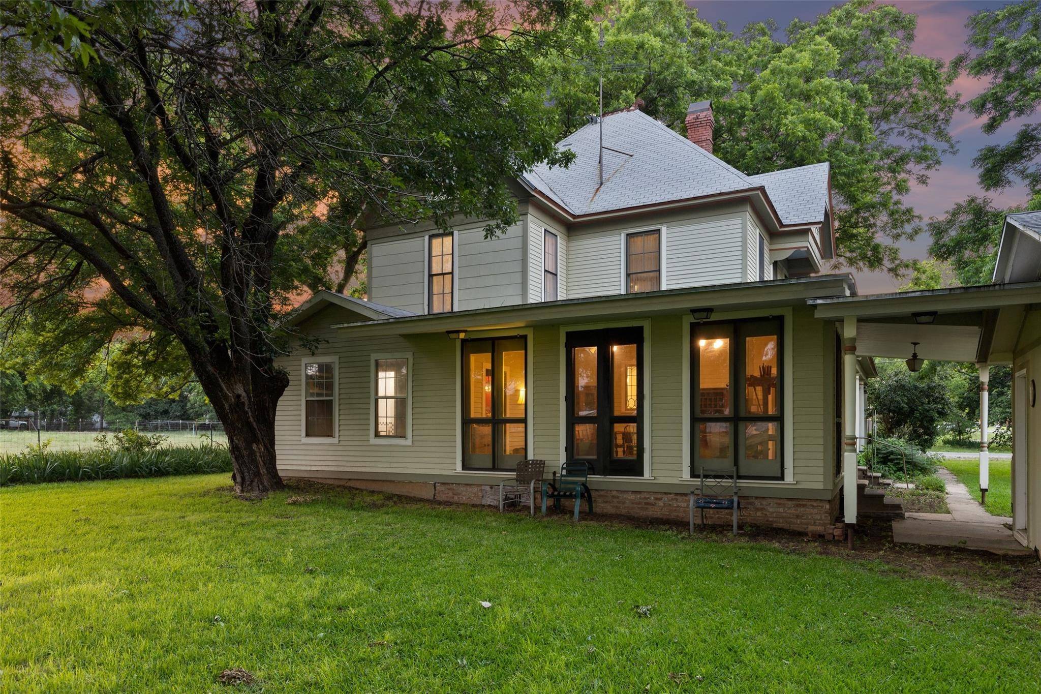 Pilot Point, TX 76258,405 W Clifton ST