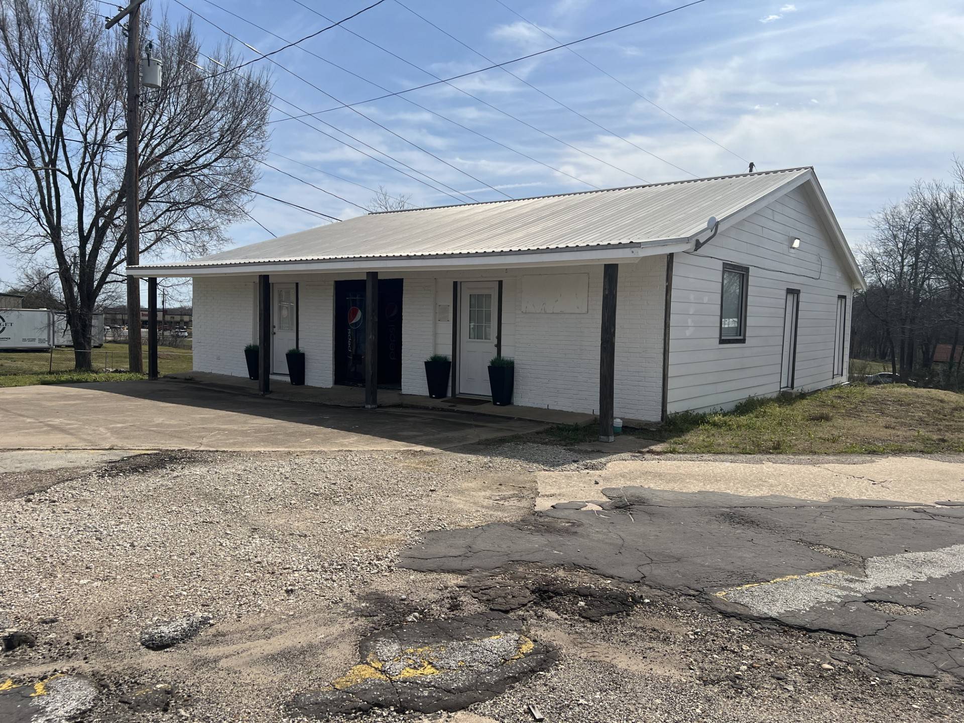 Grand Saline, TX 75140,501 W Garland ST