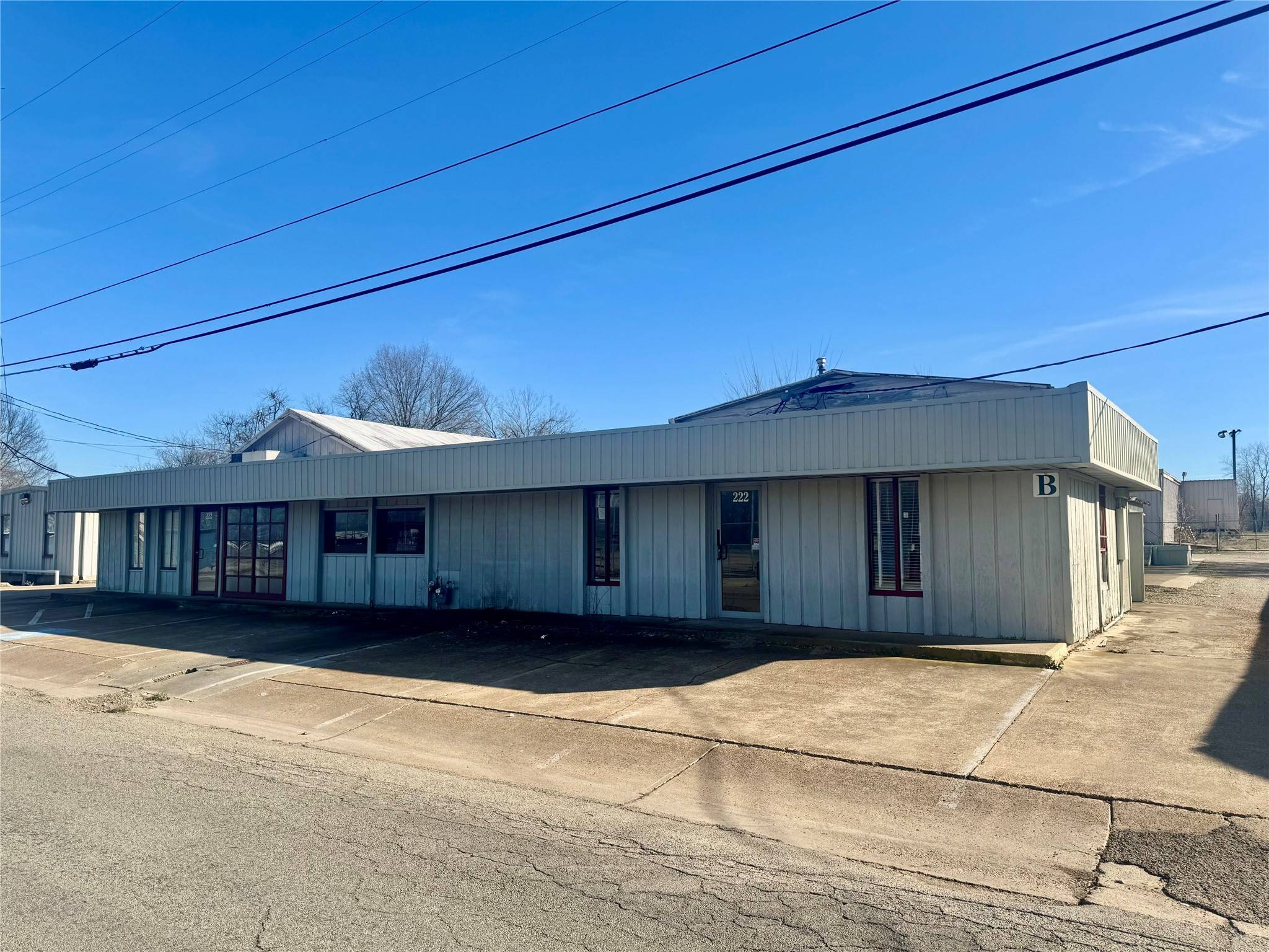 Paris, TX 75460,222, 232 & 254 E Hickory ST