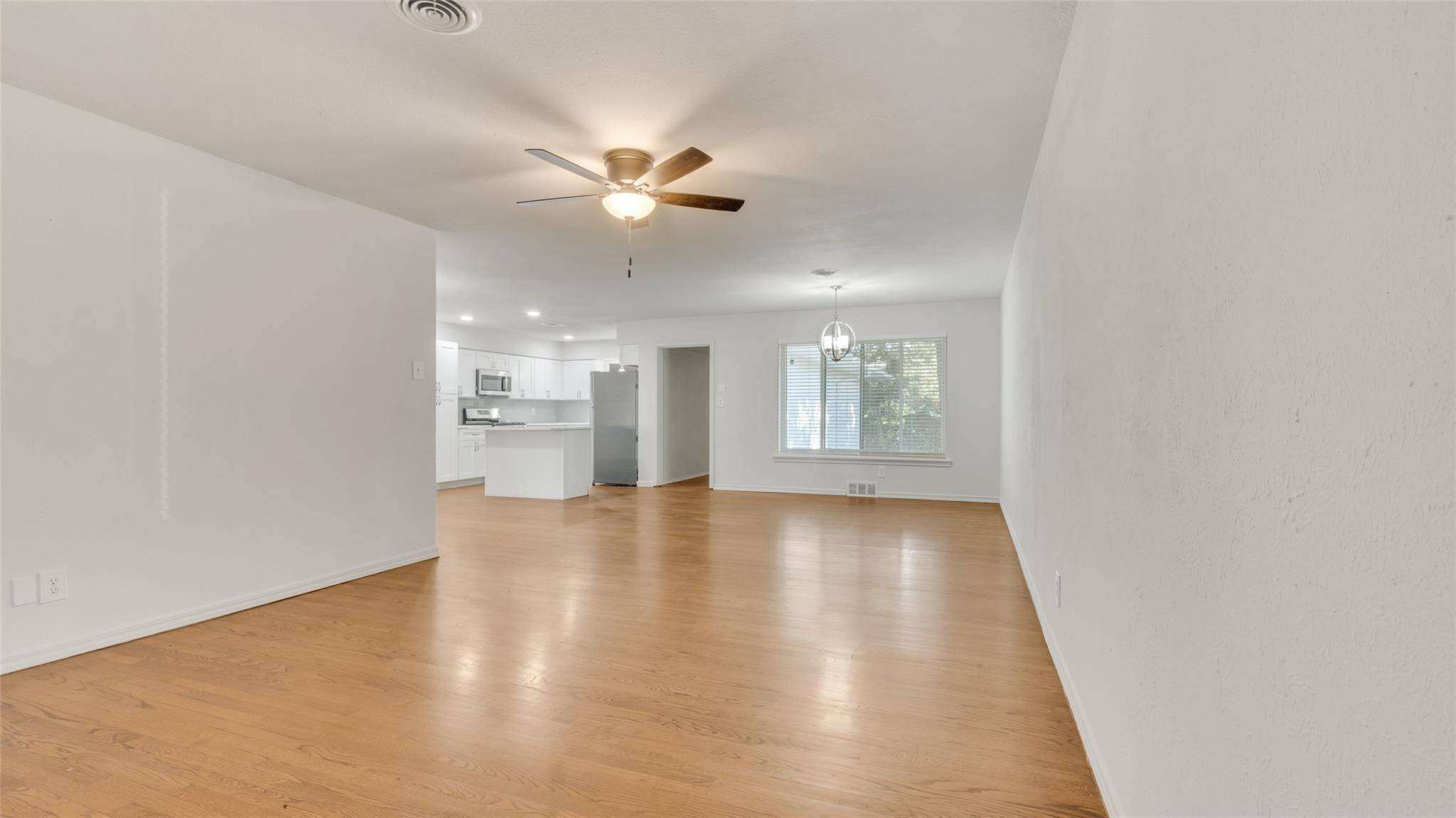 Dallas, TX 75216,2212 Sutter ST