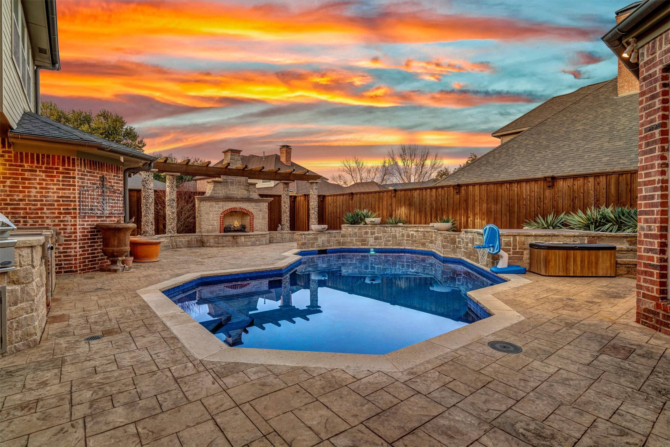Plano, TX 75093,5705 FREDRICK CT