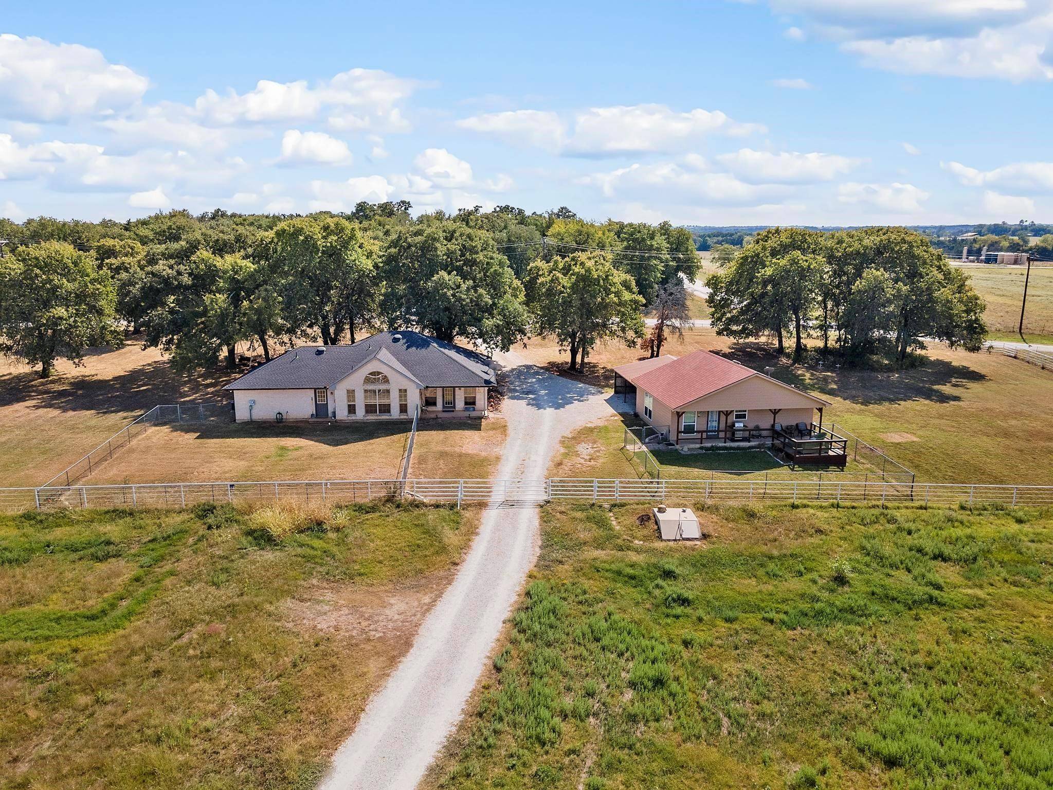 Sadler, TX 76264,27 Freeman ST