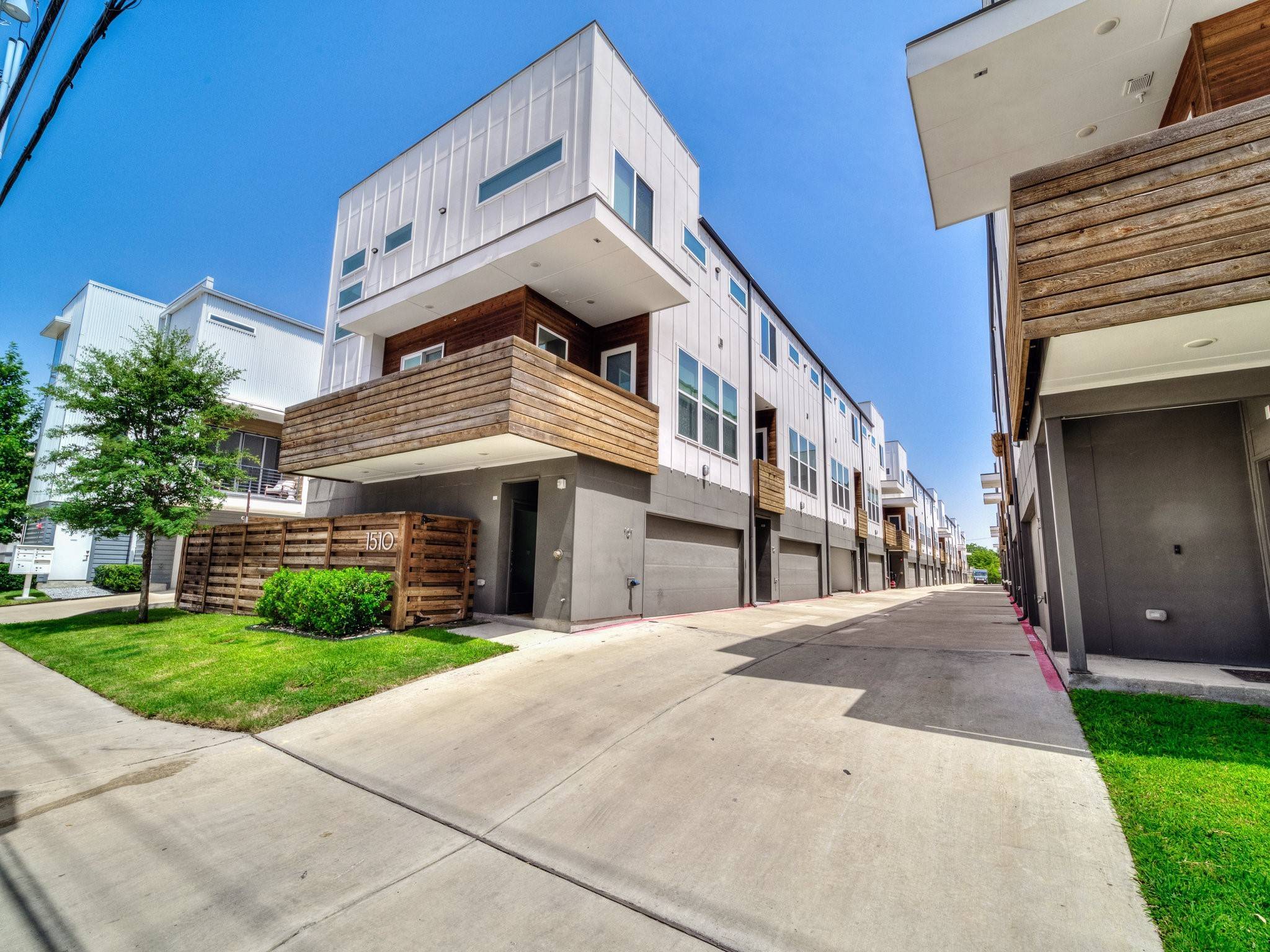 Dallas, TX 75204,1510 N Washington AVE #102