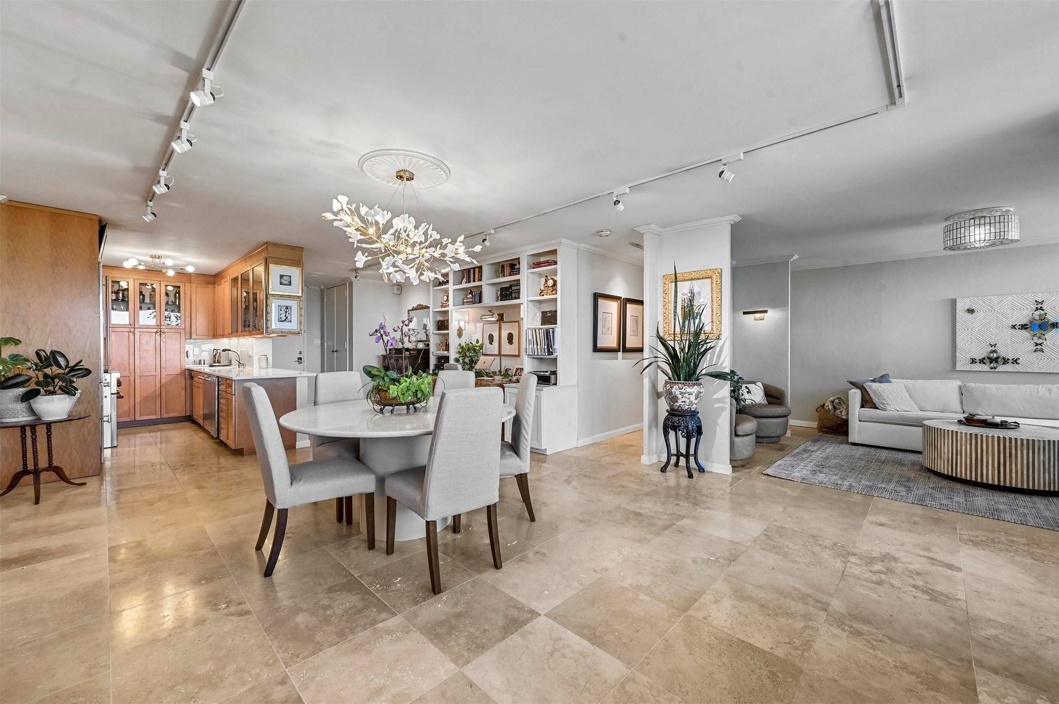 Dallas, TX 75219,3883 Turtle Creek BLVD #2015
