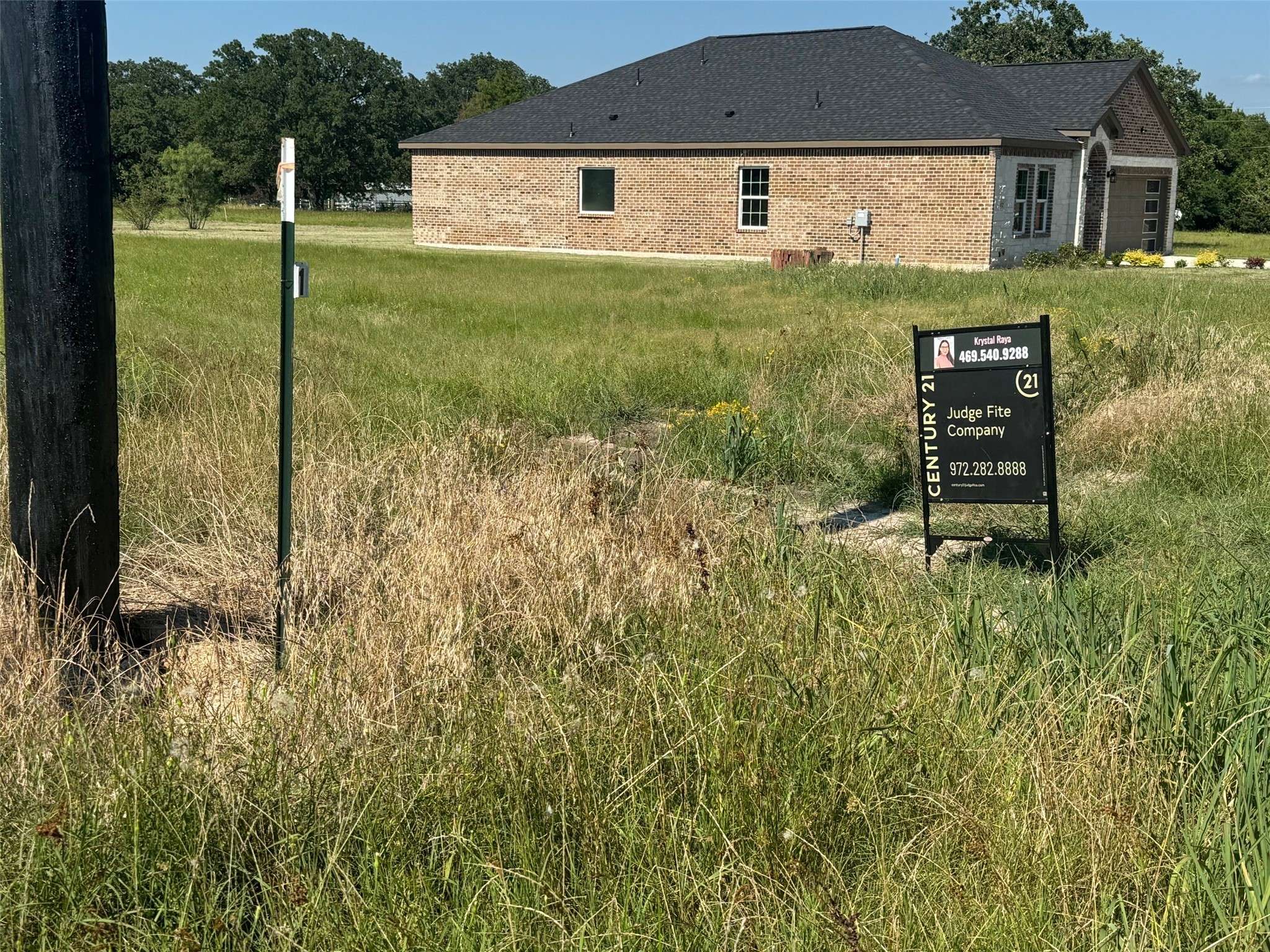 Kemp, TX 75143,822 E Jess Hinton RD
