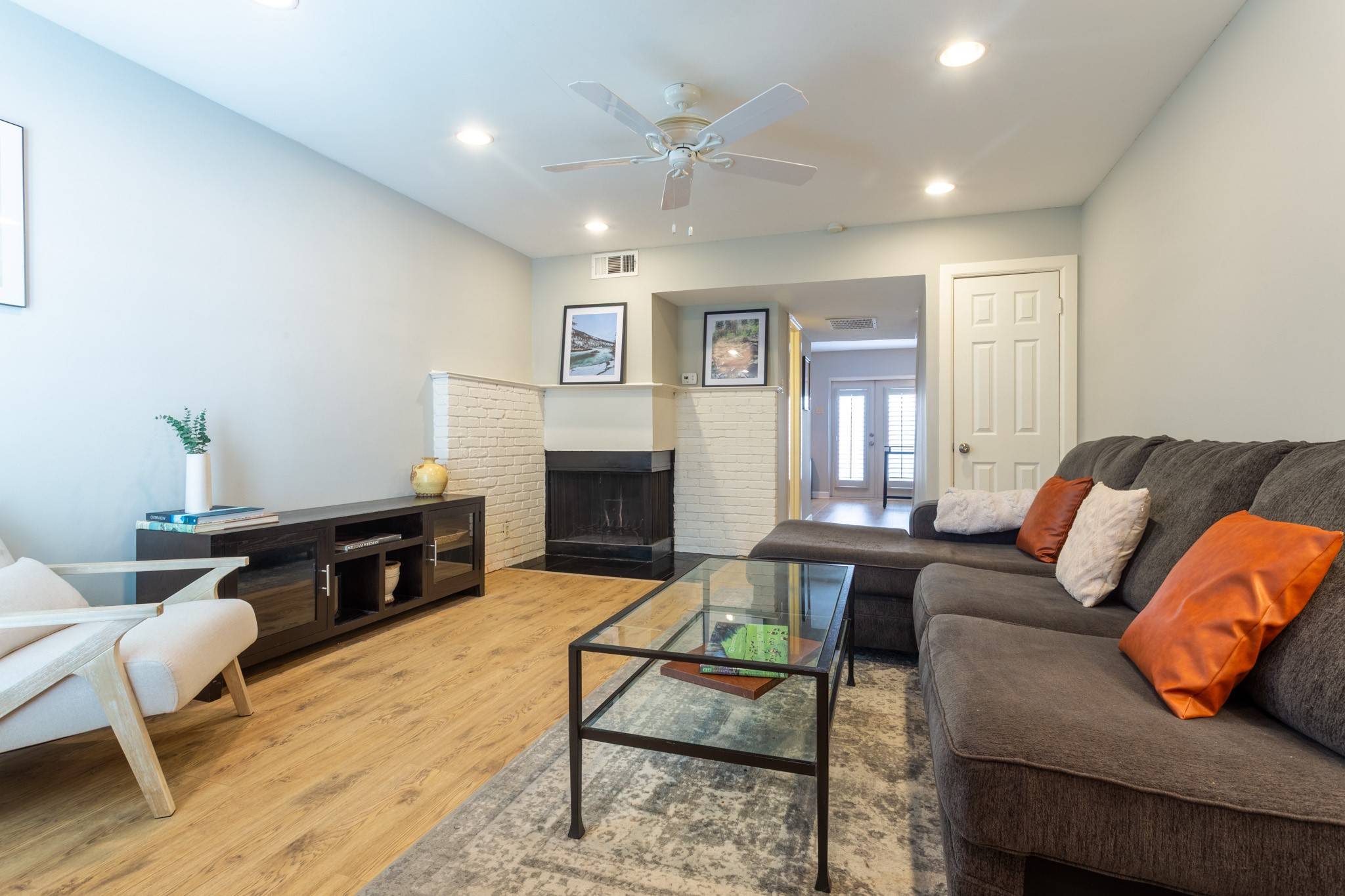 Dallas, TX 75219,4224 RAWLINS ST #111