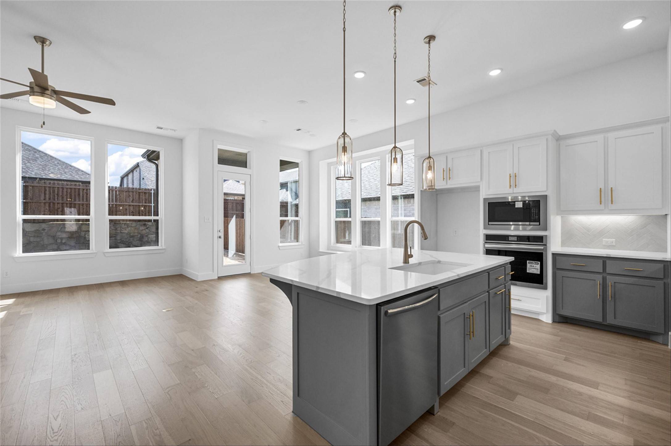 Van Alstyne, TX 75495,1843 Gateway LN