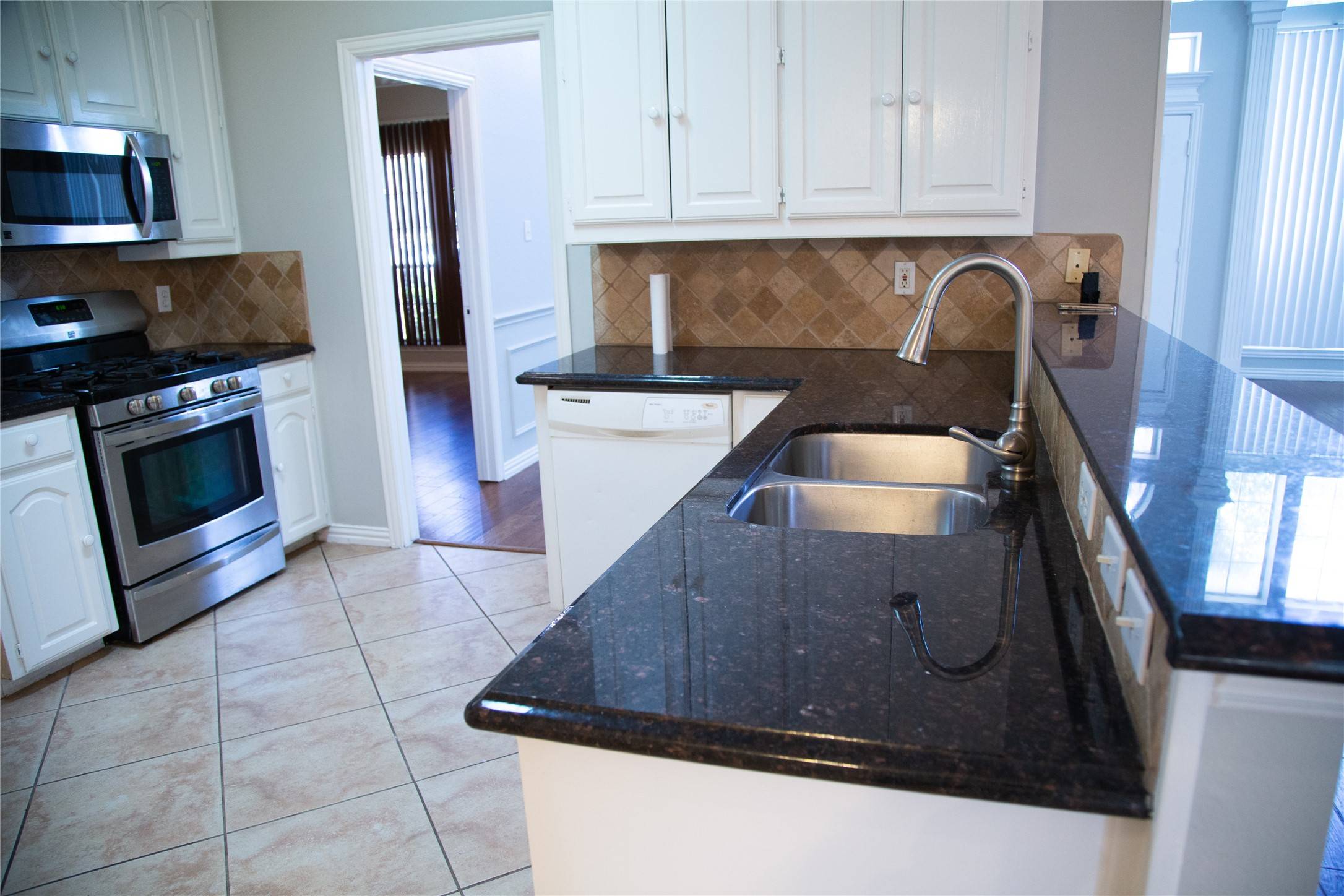 Carrollton, TX 75007,3109 Delaford DR