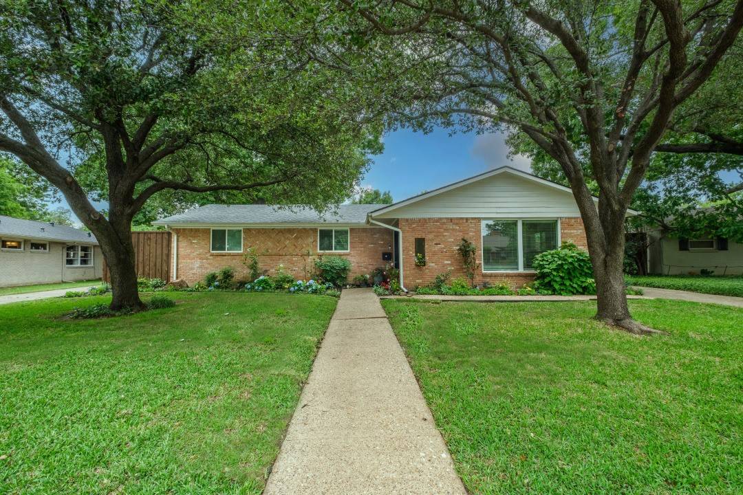 Dallas, TX 75229,10133 Cromwell DR