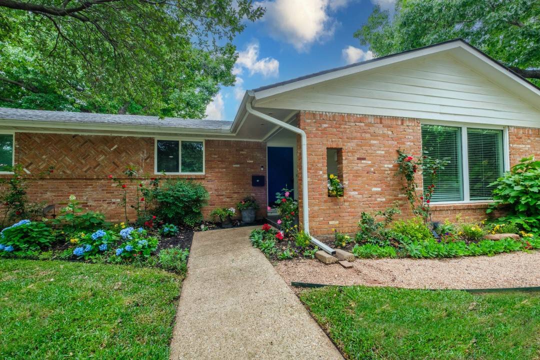 Dallas, TX 75229,10133 Cromwell DR
