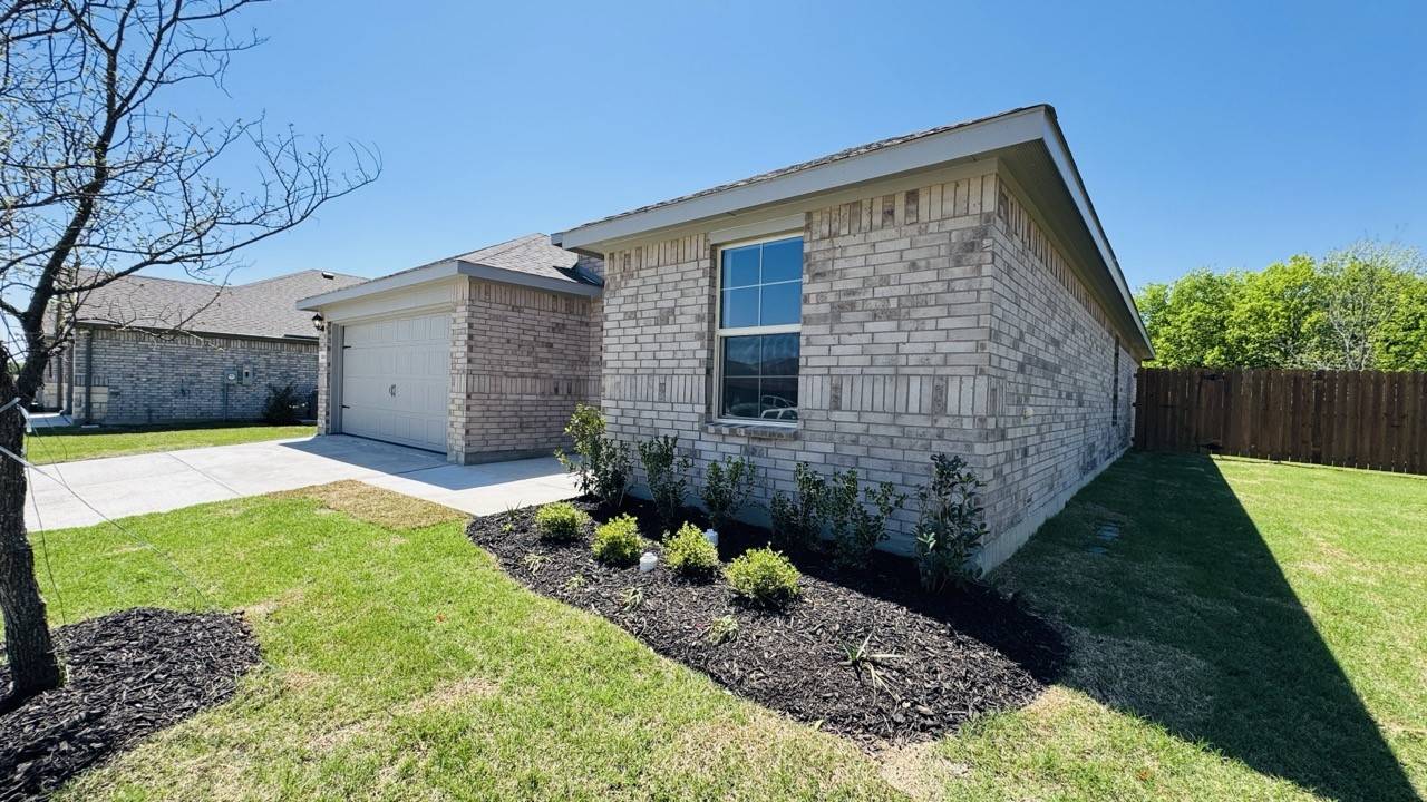 Cleburne, TX 76033,389 WILDROSE CIR
