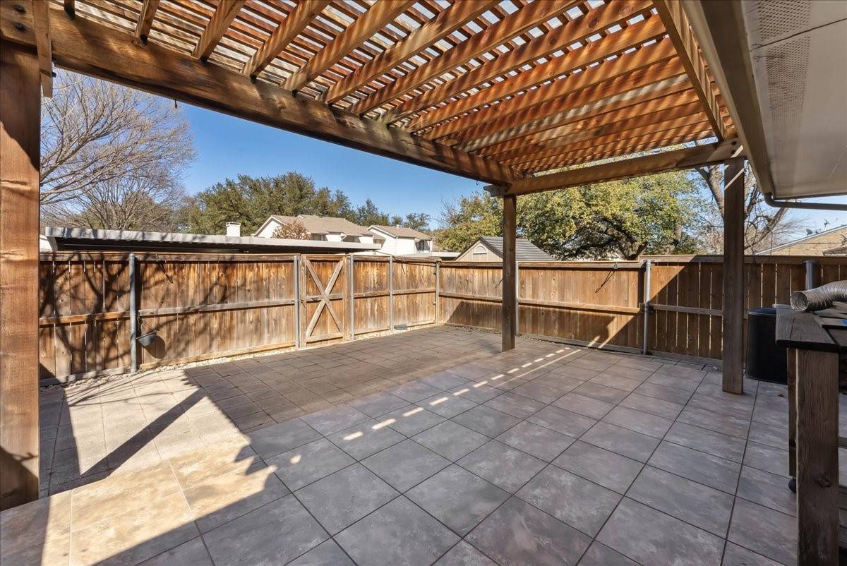 Dallas, TX 75240,13717 Flagstone LN