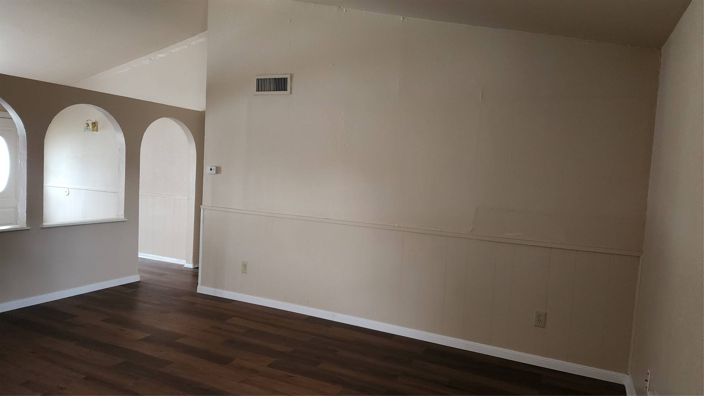 Grand Prairie, TX 75052,437 W Grenoble DR