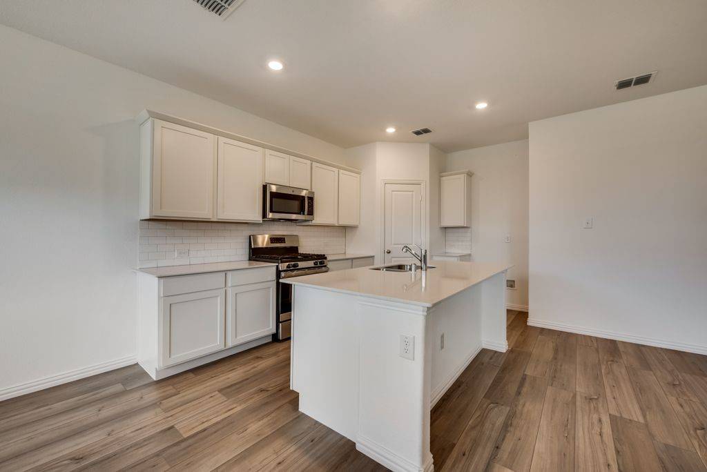 Azle, TX 76020,201 Hazlenut DR