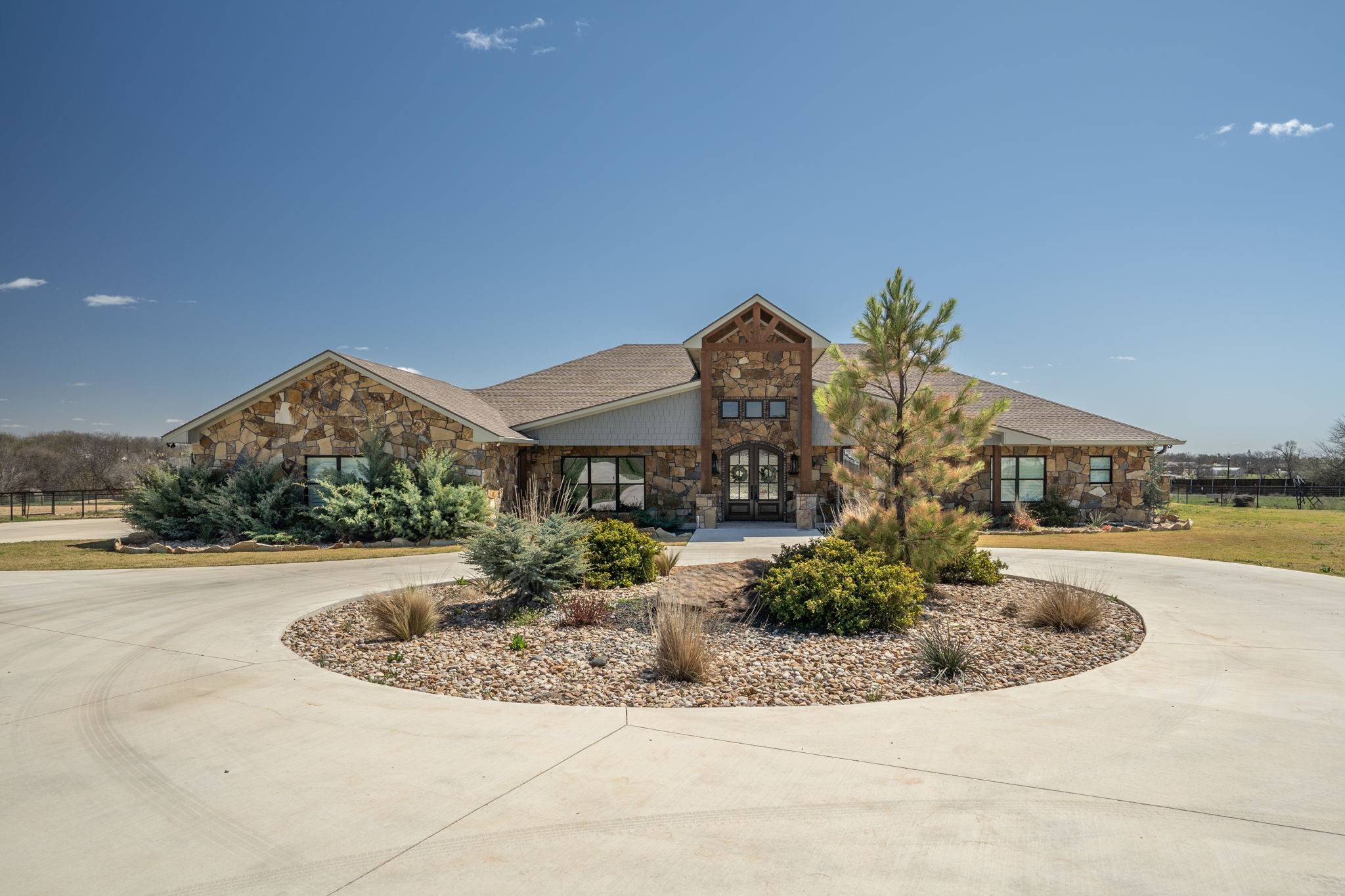 Muenster, TX 76252,840 N Ash ST