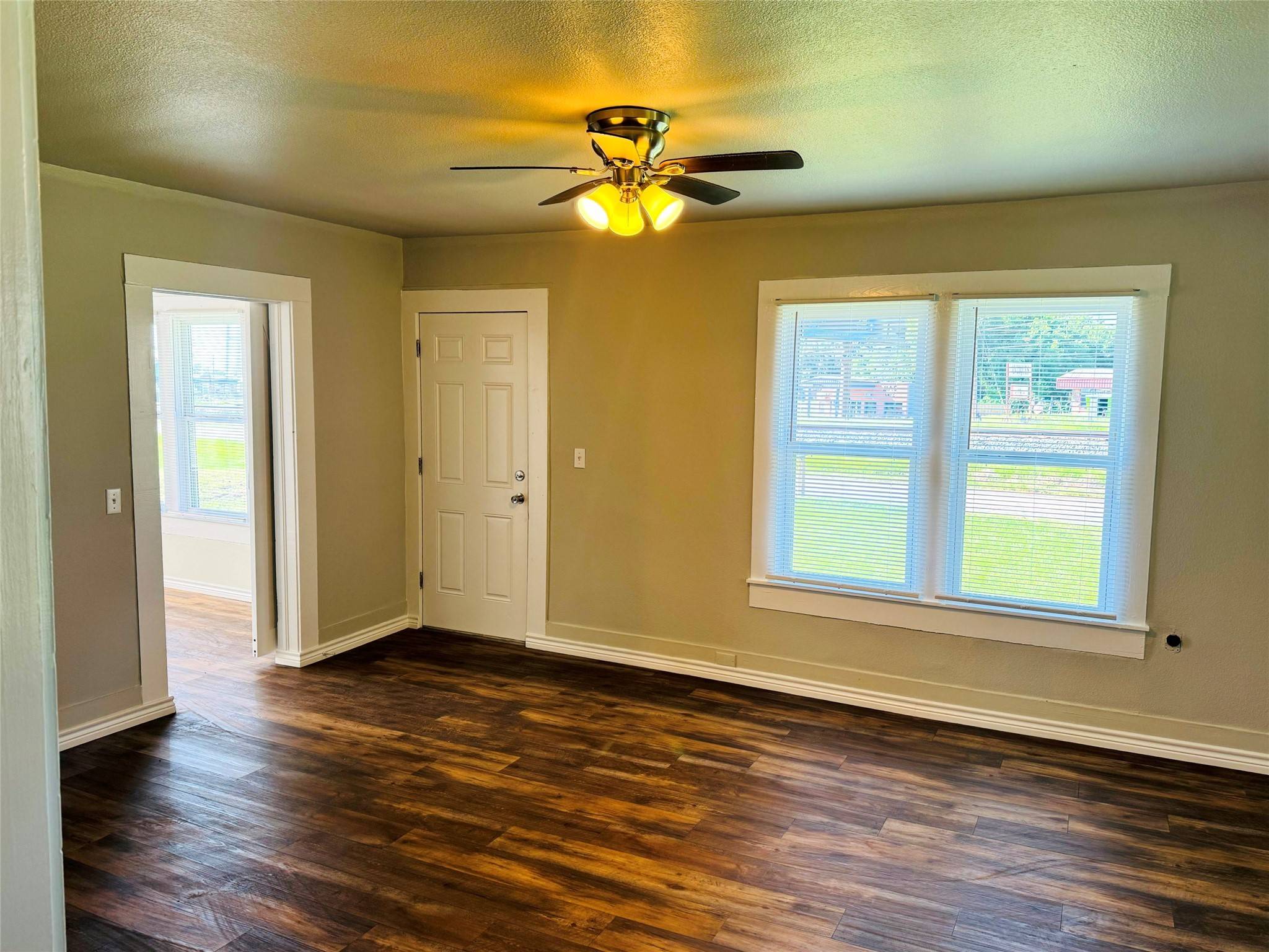 Winnsboro, TX 75494,407 W Carnegie ST