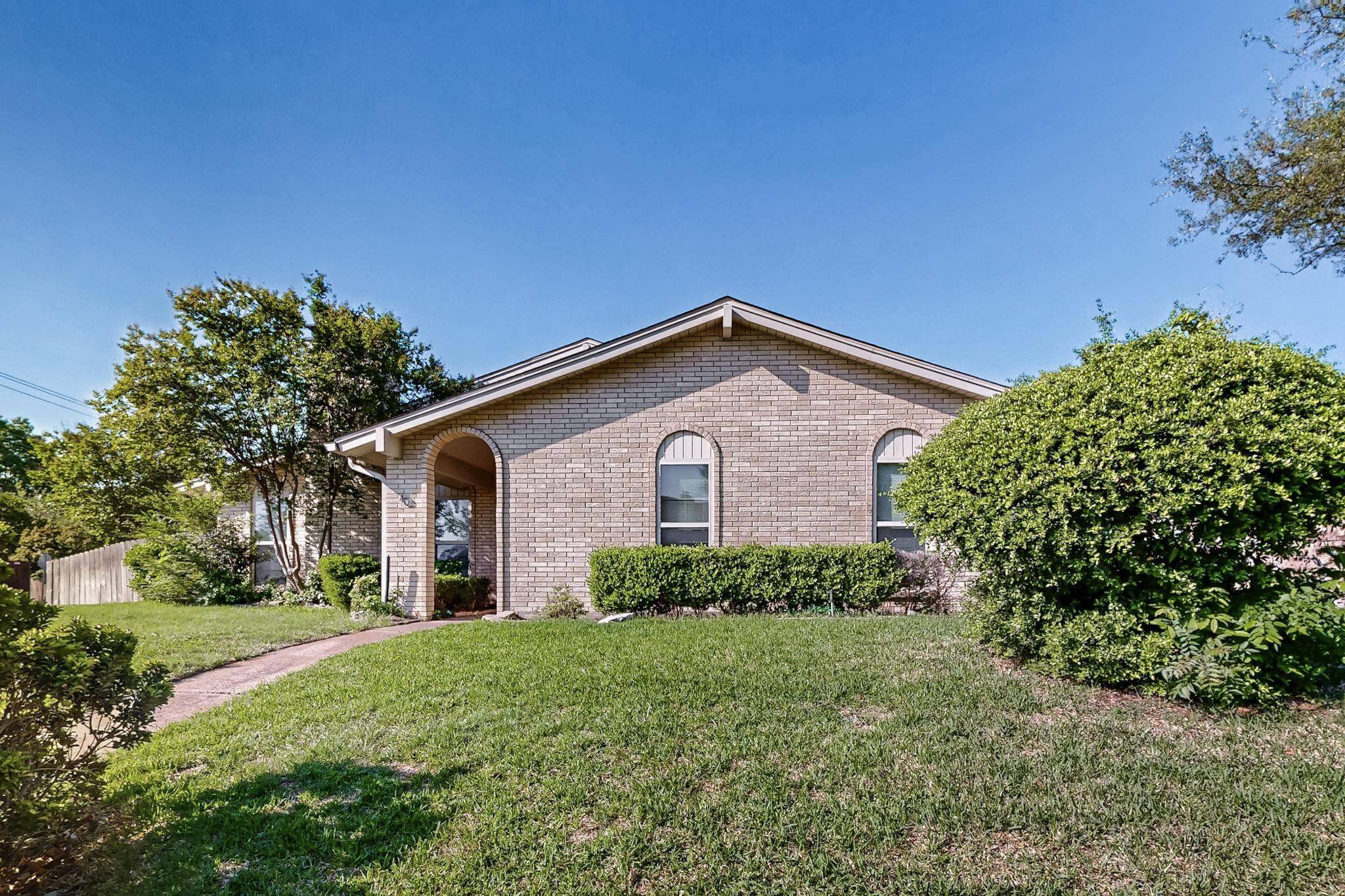 Garland, TX 75043,402 Los Santos DR