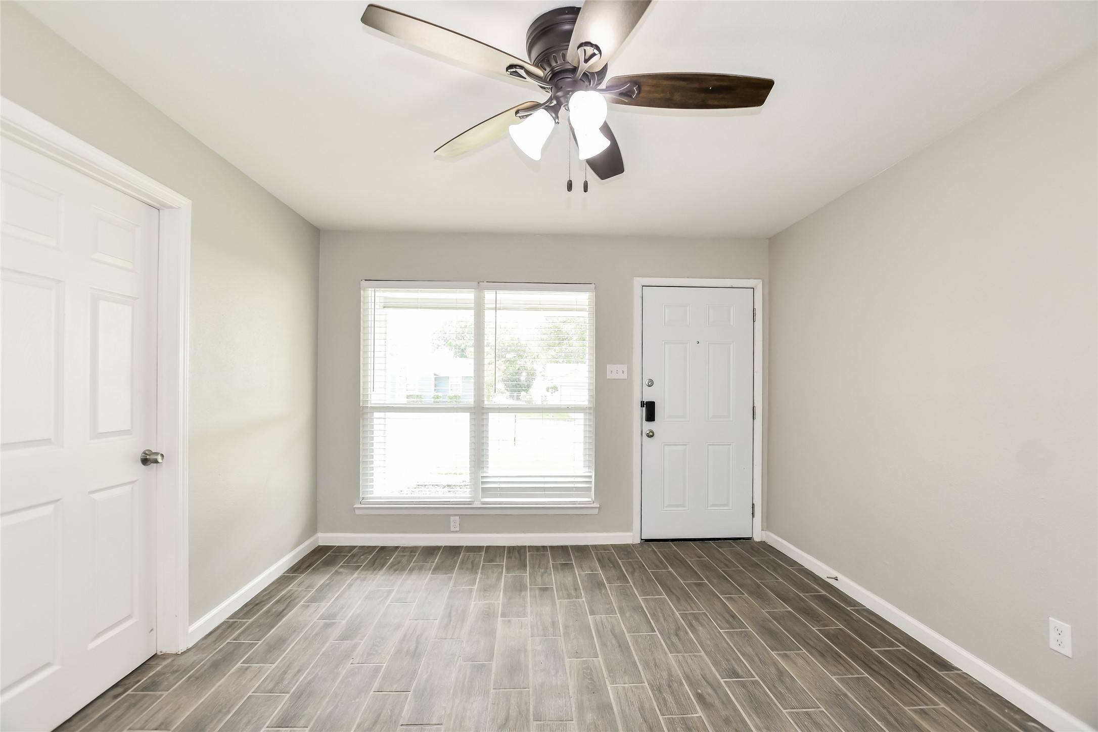 Dallas, TX 75243,12639 Hallum ST