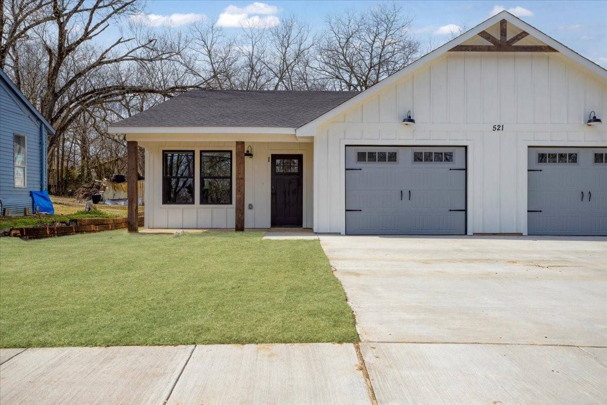 Bonham, TX 75418,521 Gates ST #A&B