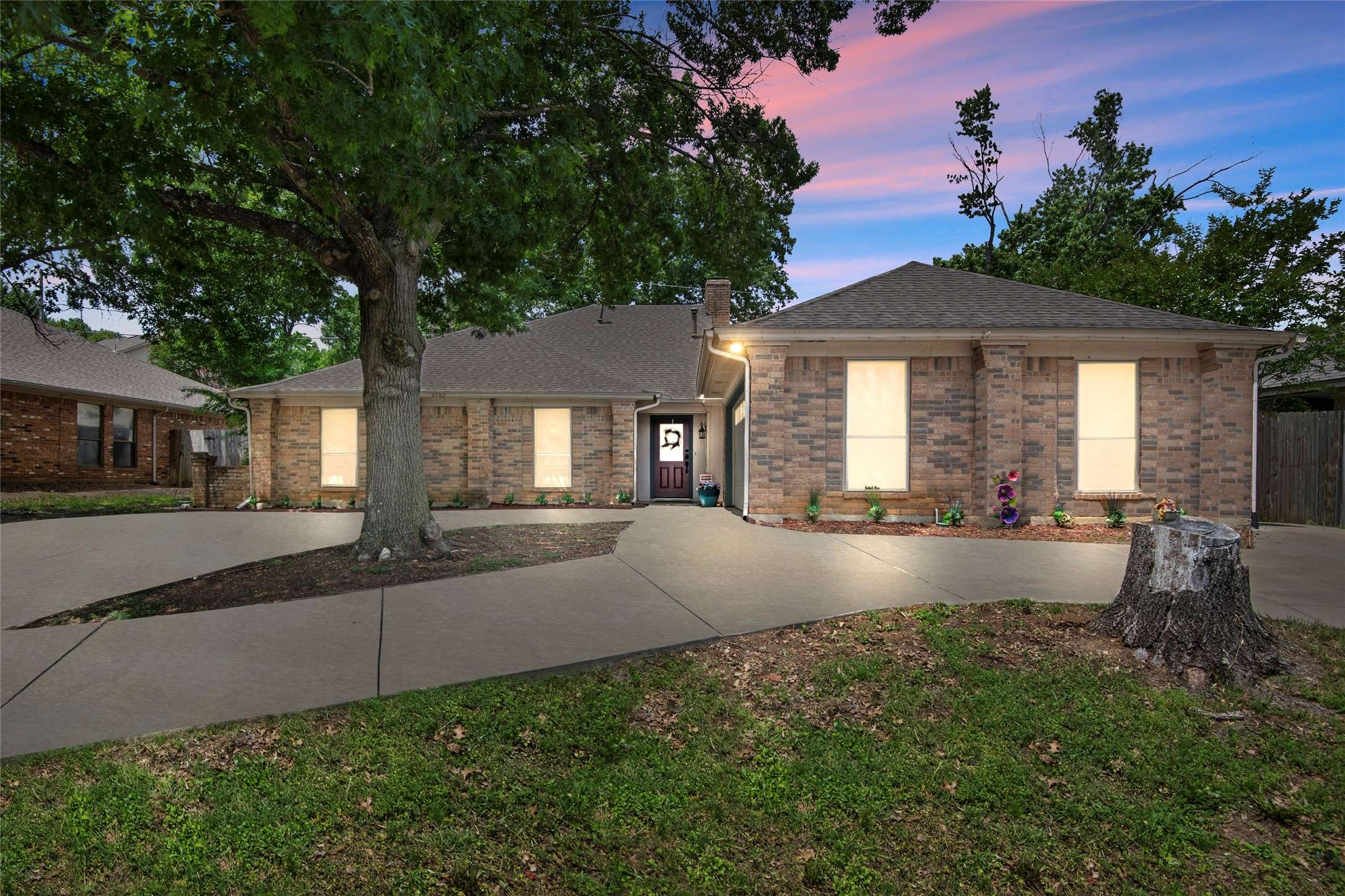 Arlington, TX 76016,3702 Woodside DR