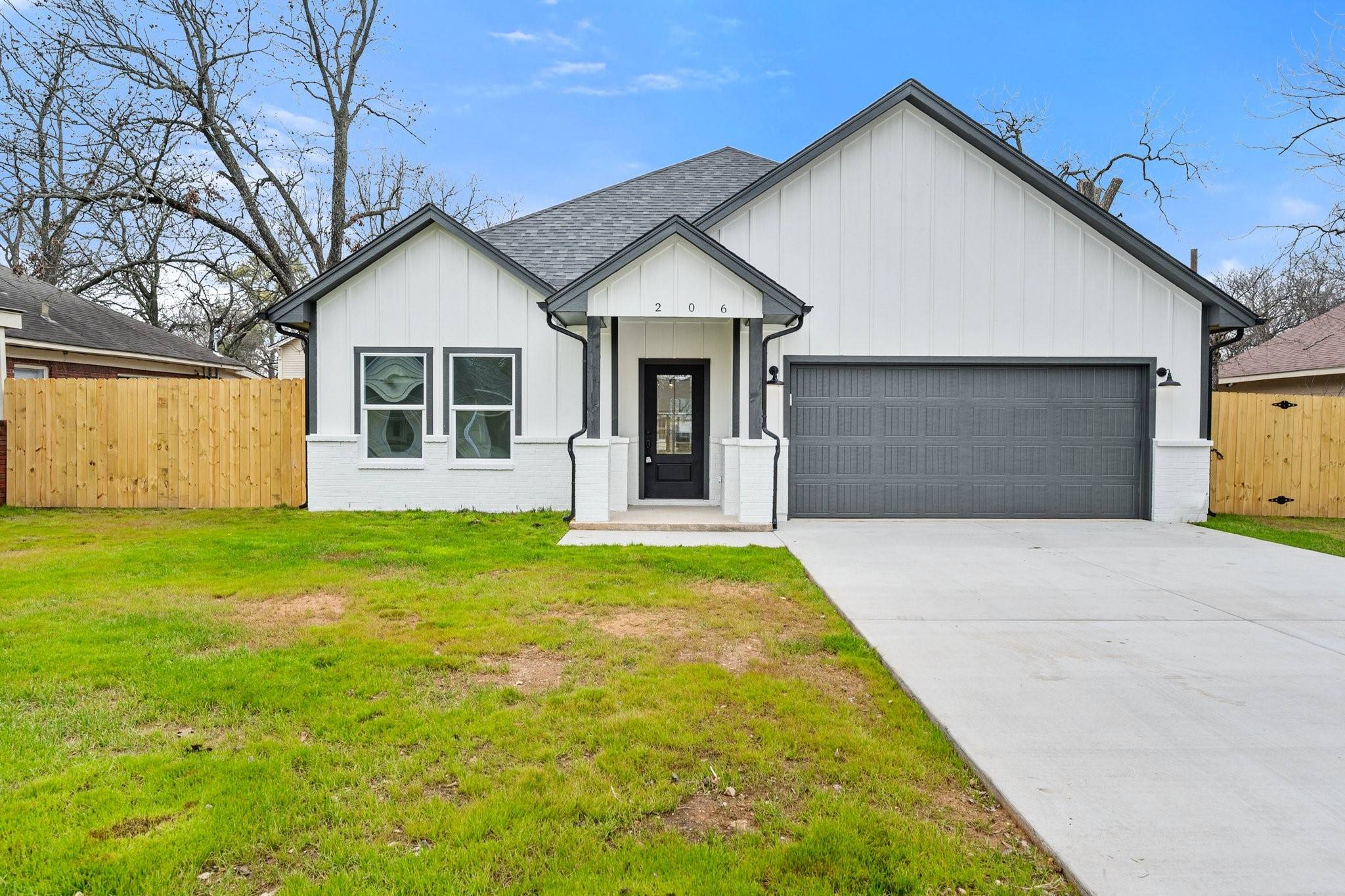 Cleburne, TX 76033,206 Williams AVE
