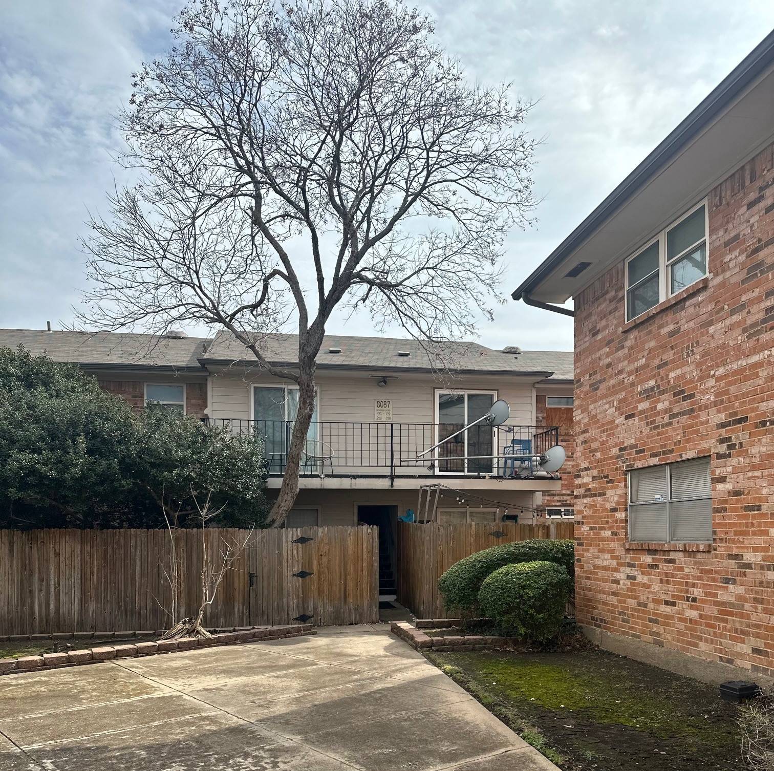 Dallas, TX 75231,8087 Meadow RD #228