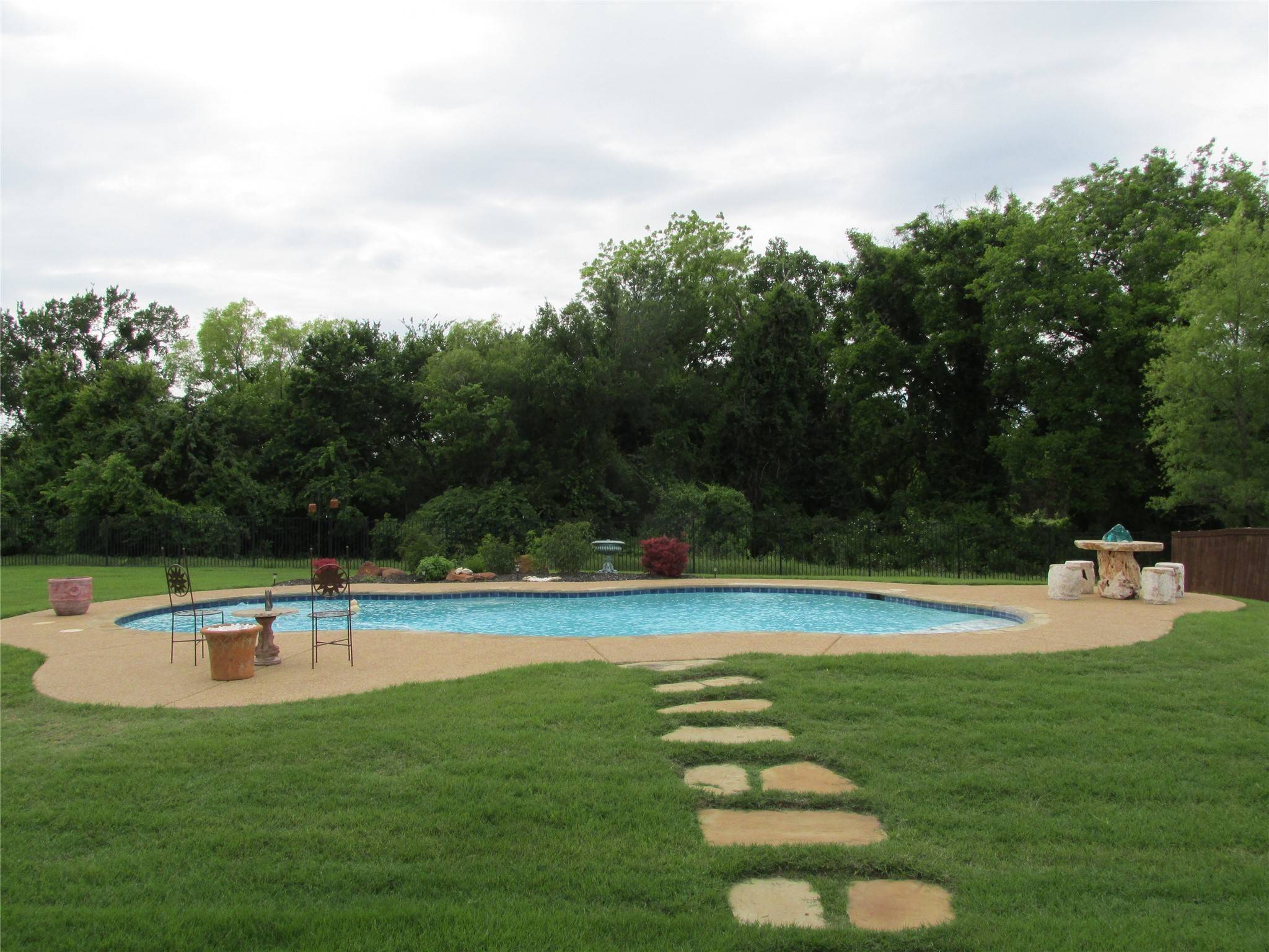 Waxahachie, TX 75165,106 Crystal CV