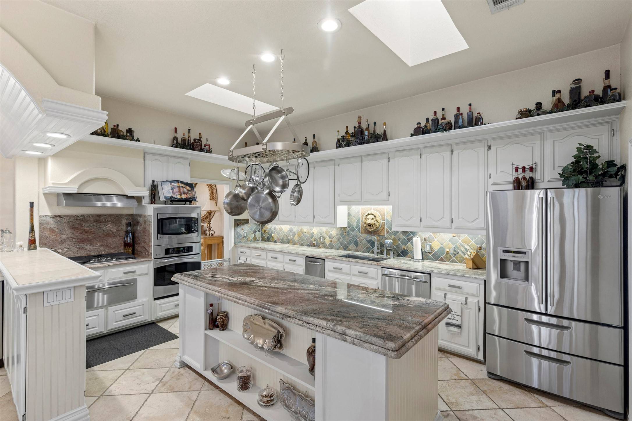 Carrollton, TX 75006,1604 Banbury LN