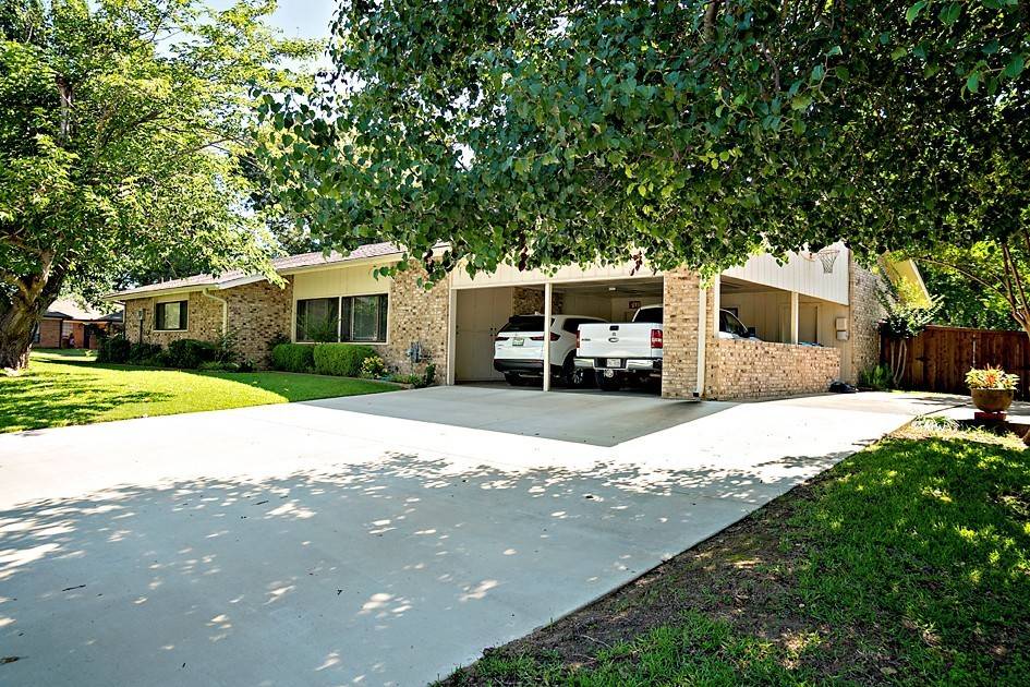 Athens, TX 75751,900 Humphrey ST