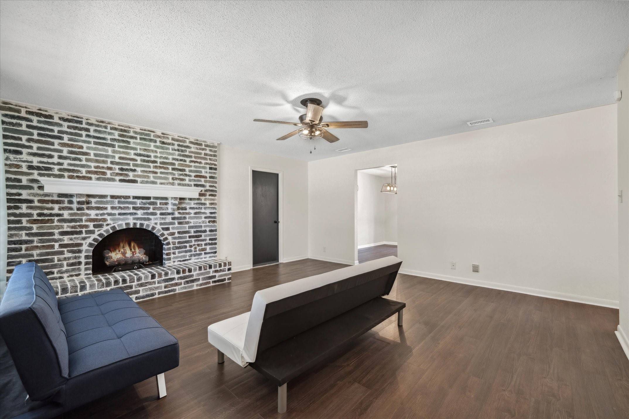 Lindale, TX 75771,310 Mount Sylvan ST